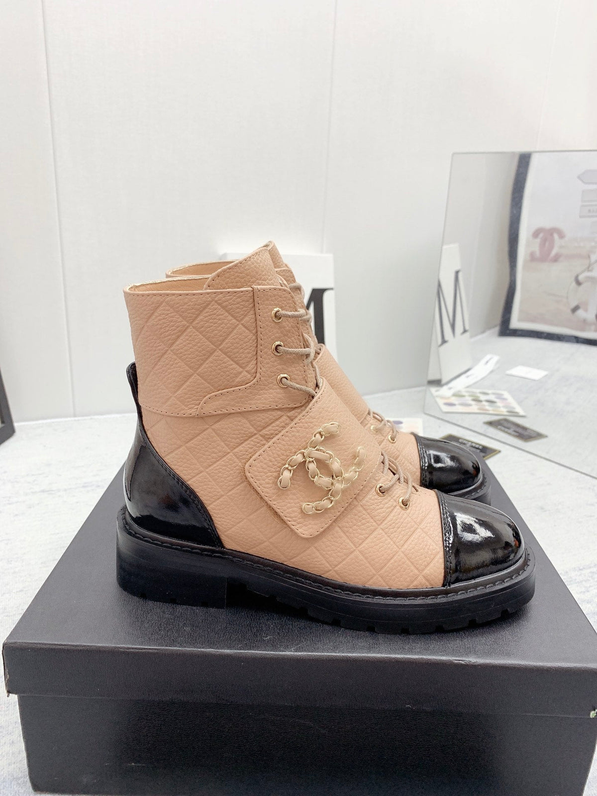 CC 26s Lace Up Combat Boots Beige Black Quilted Leather 160146