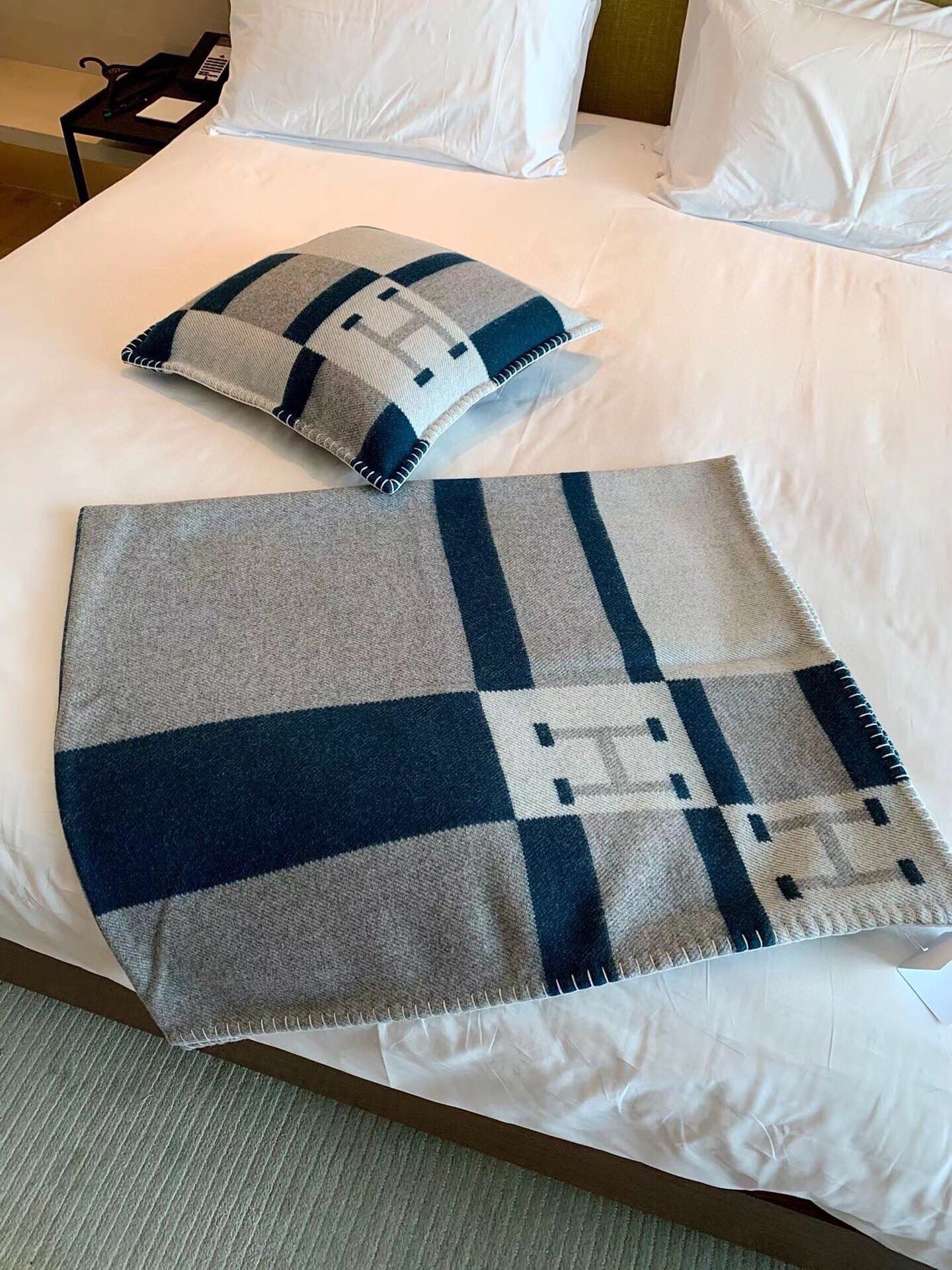 HM Avalon Throw Blanket Blue Grey Wool Cashmere