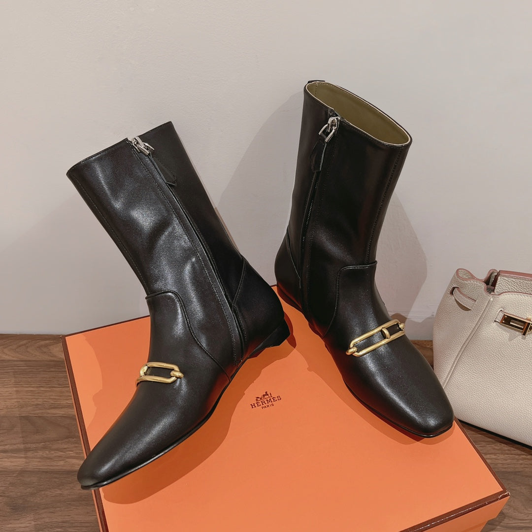 HM 26S Dora Gold Buckle Ankle Boots 2cm Black Leather