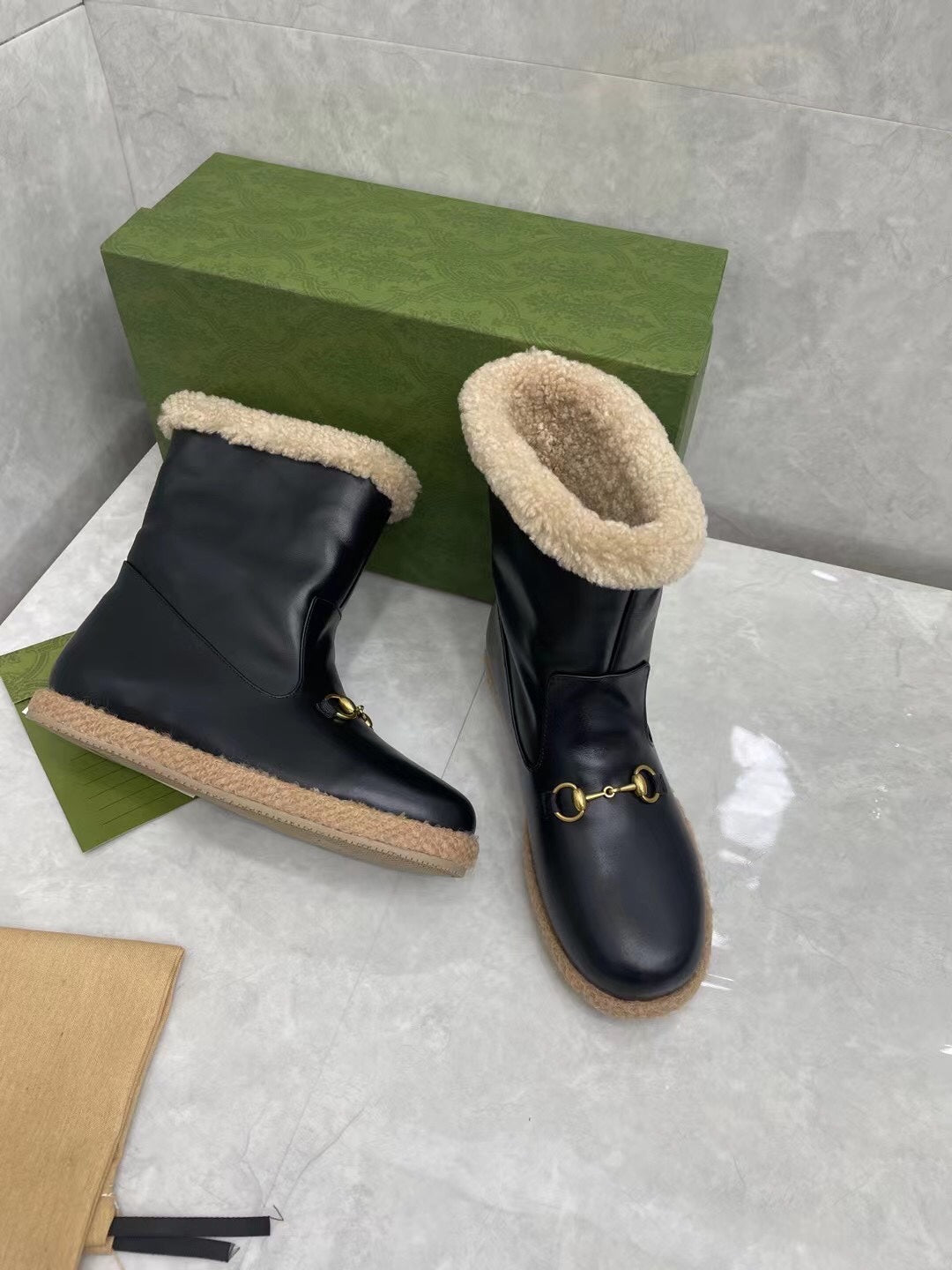 Gucci 2025 Boot Black Beige Sheepskin Wool 564789