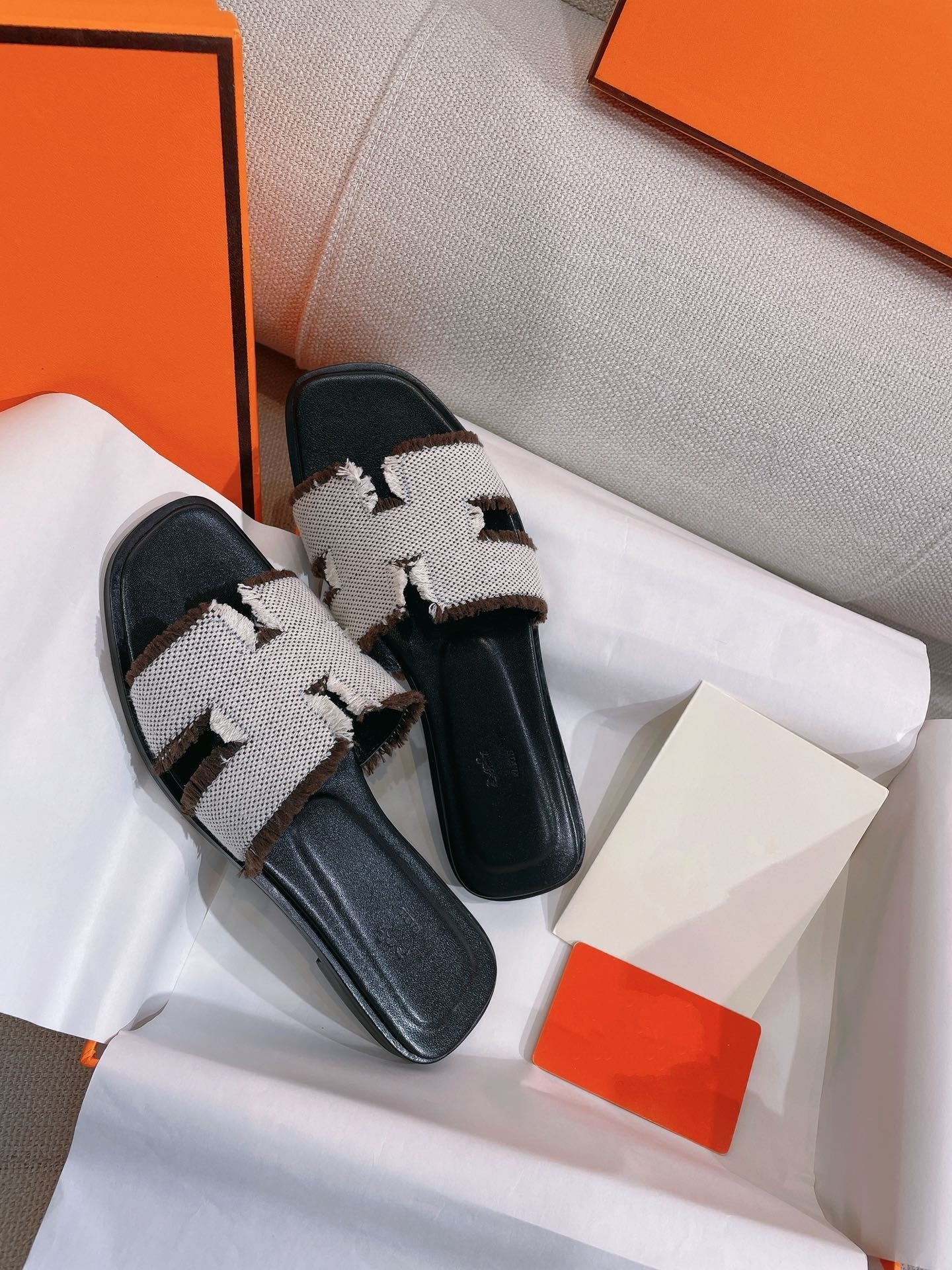 0RAN SANDAL BLACK CANVAS