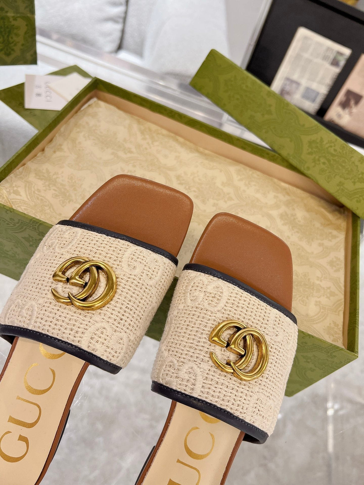 GG 26s Exclusive Slide Sandal Caramel And Cream Sedge