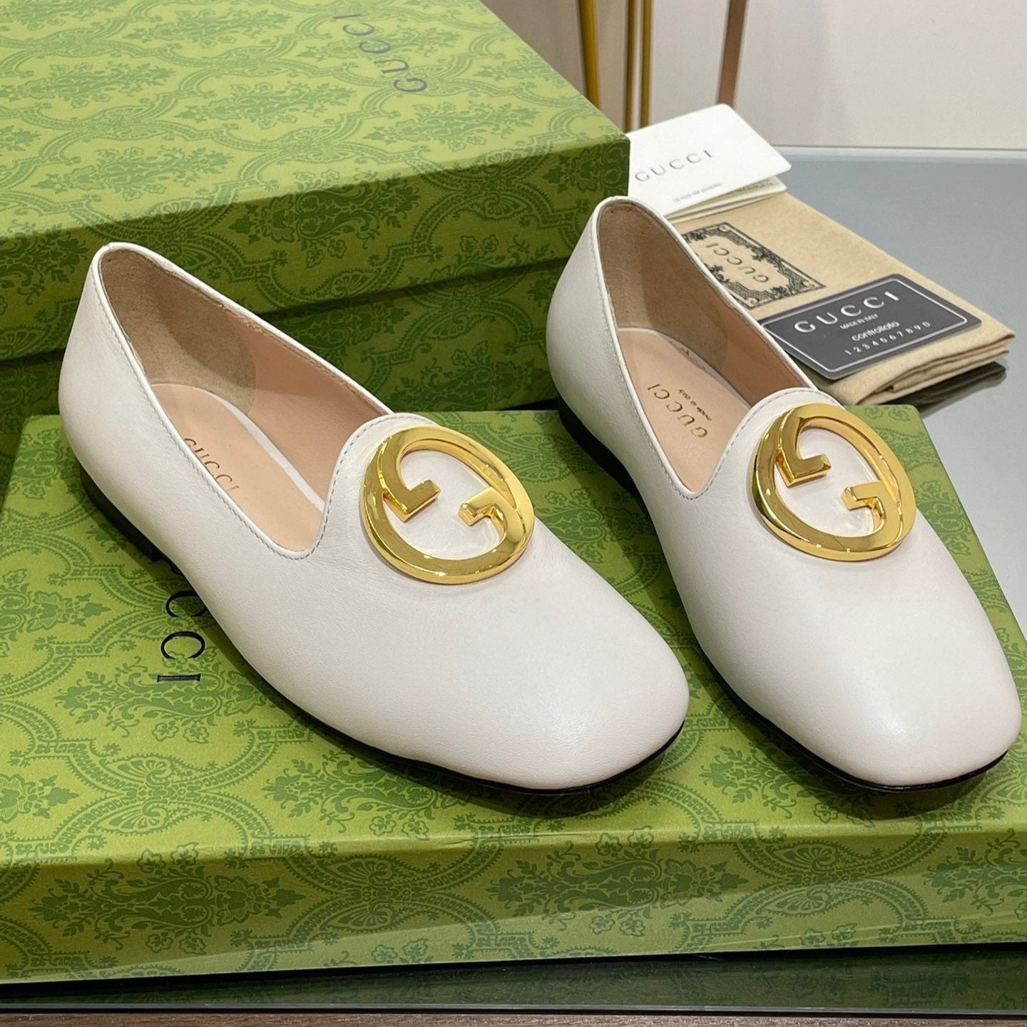 BLONDIE LOGO-PLAQUE LOAFERS IN WHITE CALFSKIN