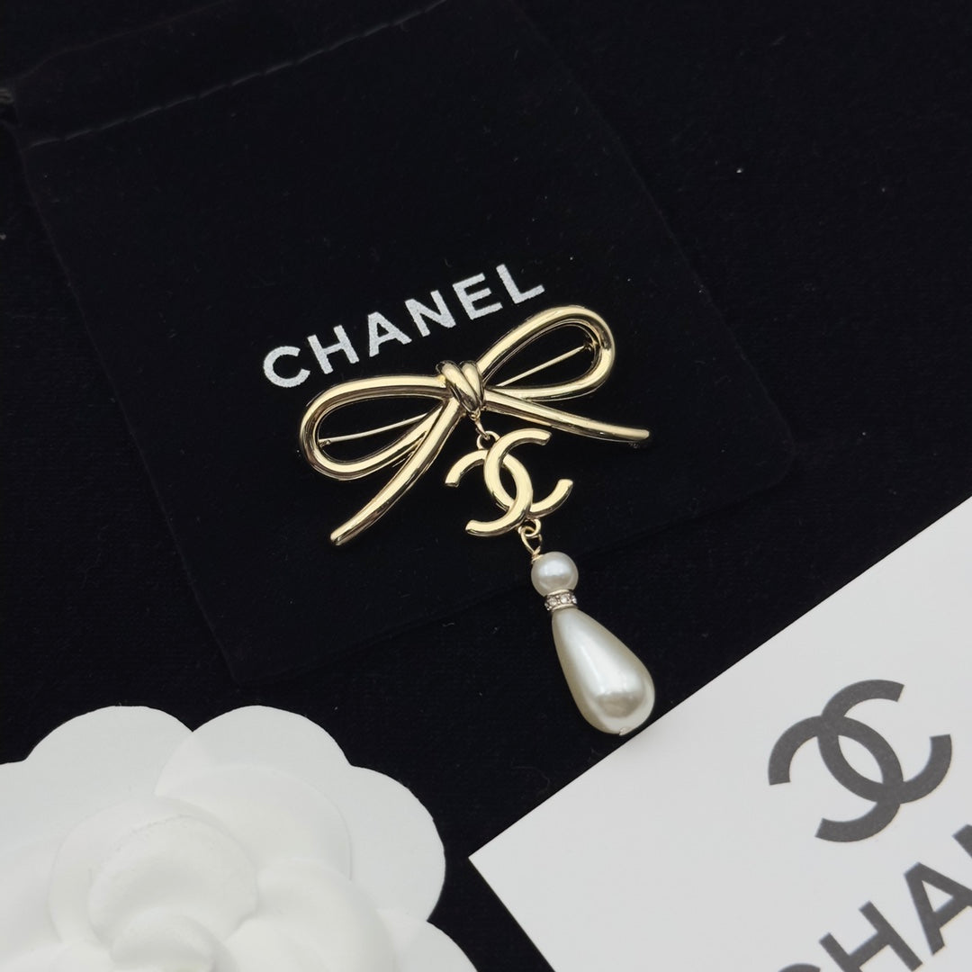 CC Brooch Pink Gold 173221