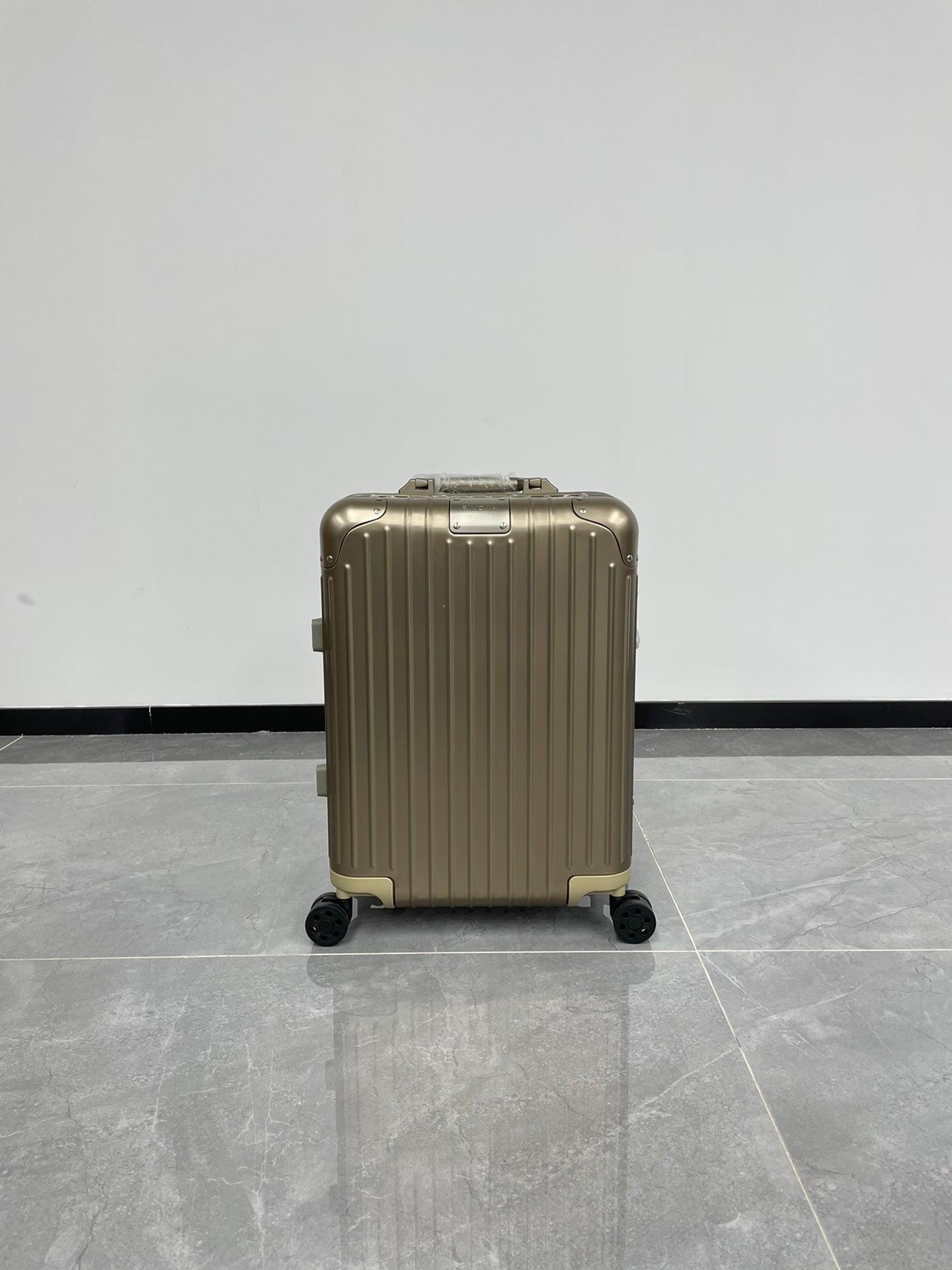 Rimowa 2025 Titanium Gold Aluminum 273830