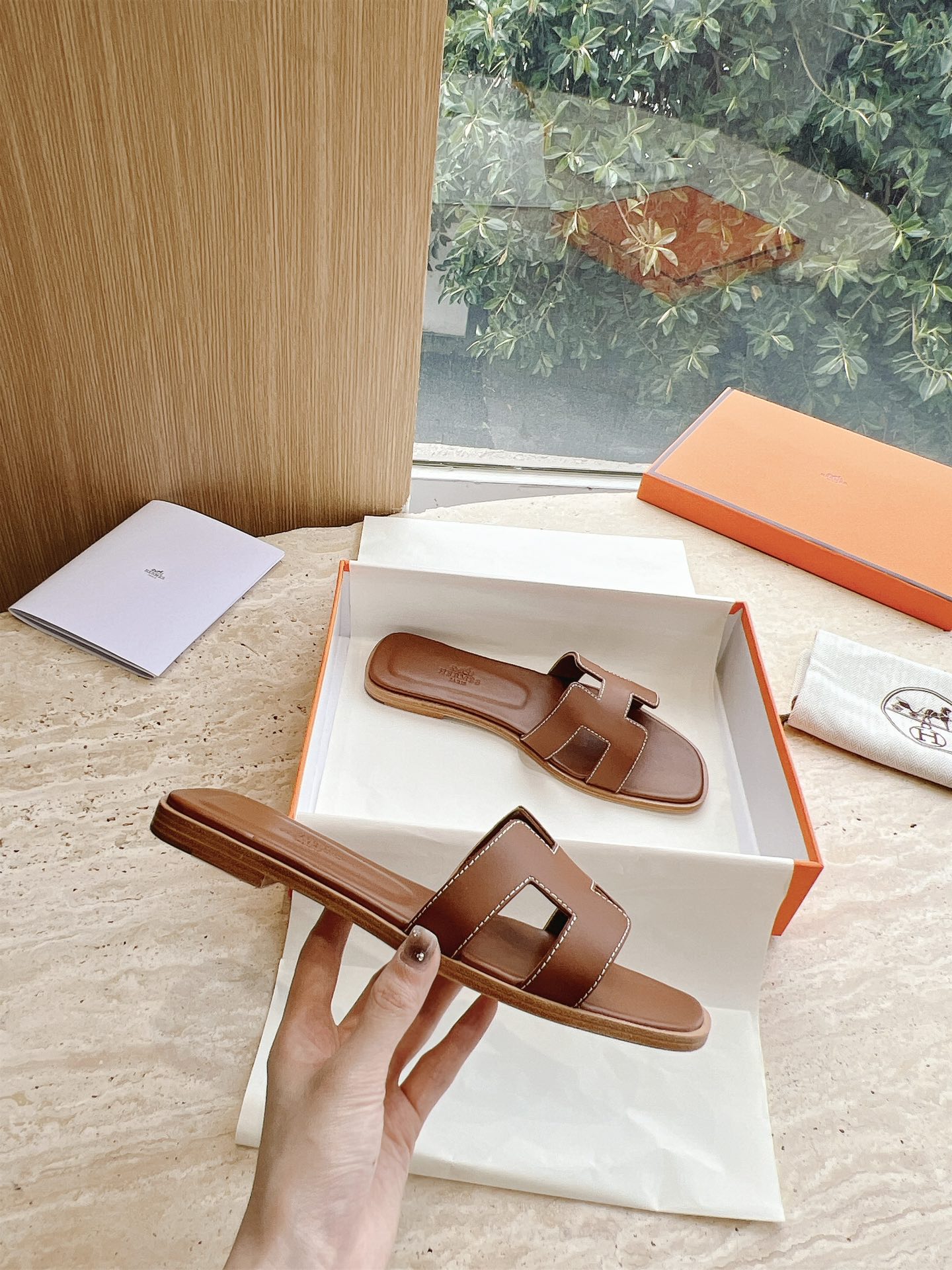 HM 25 Oran Sandal Brown Calfskin