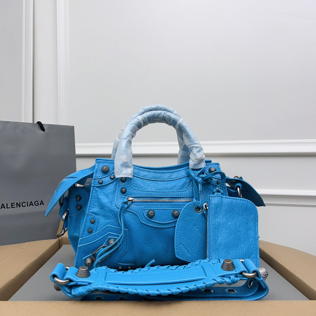 NEO CAGOLE 26 IN AZURE BLUE LAMBSKIN