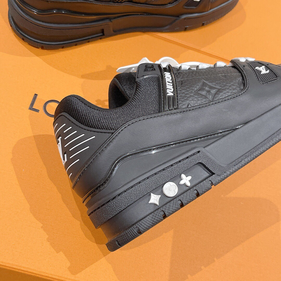 LV 1AHTB0 Trainer Sneaker Black Monogram-Embossed Leather Lace 626731