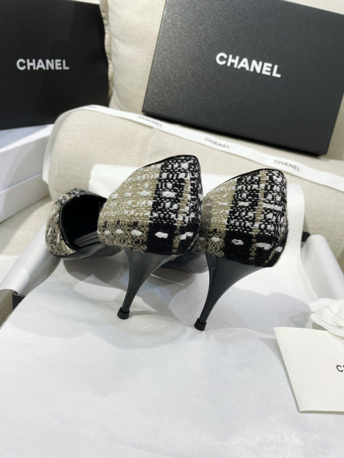 Chanel 26s Pumps Black Gold Tweed Patent Leather 156333