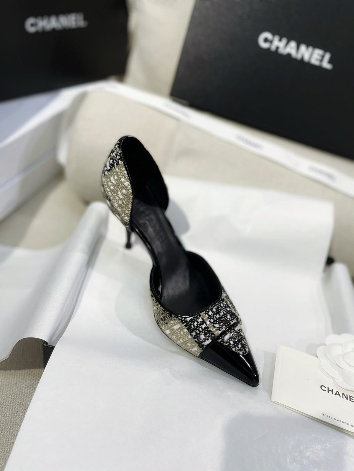 Chanel 26s Pumps Black Gold Tweed Patent Leather 156333