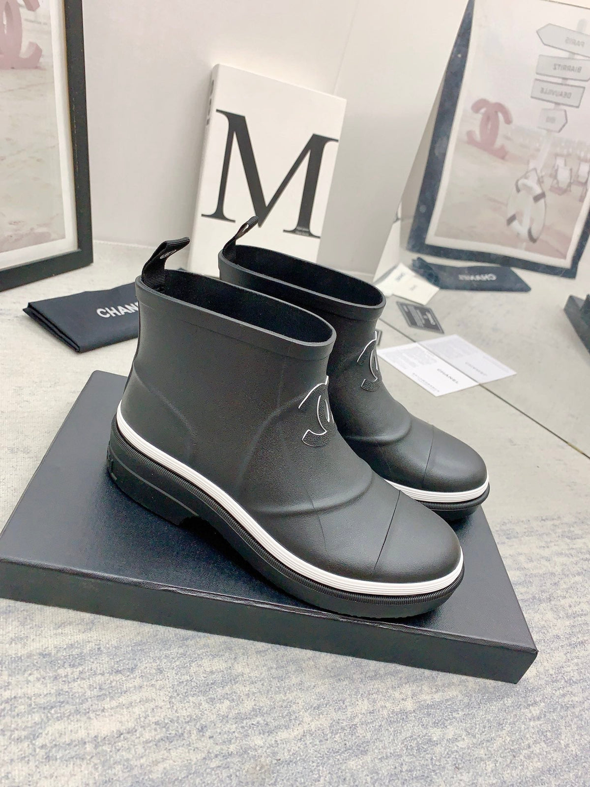 CC 26s Short Rain Boots 2cm Black White Caoutchouc Rubber 163774
