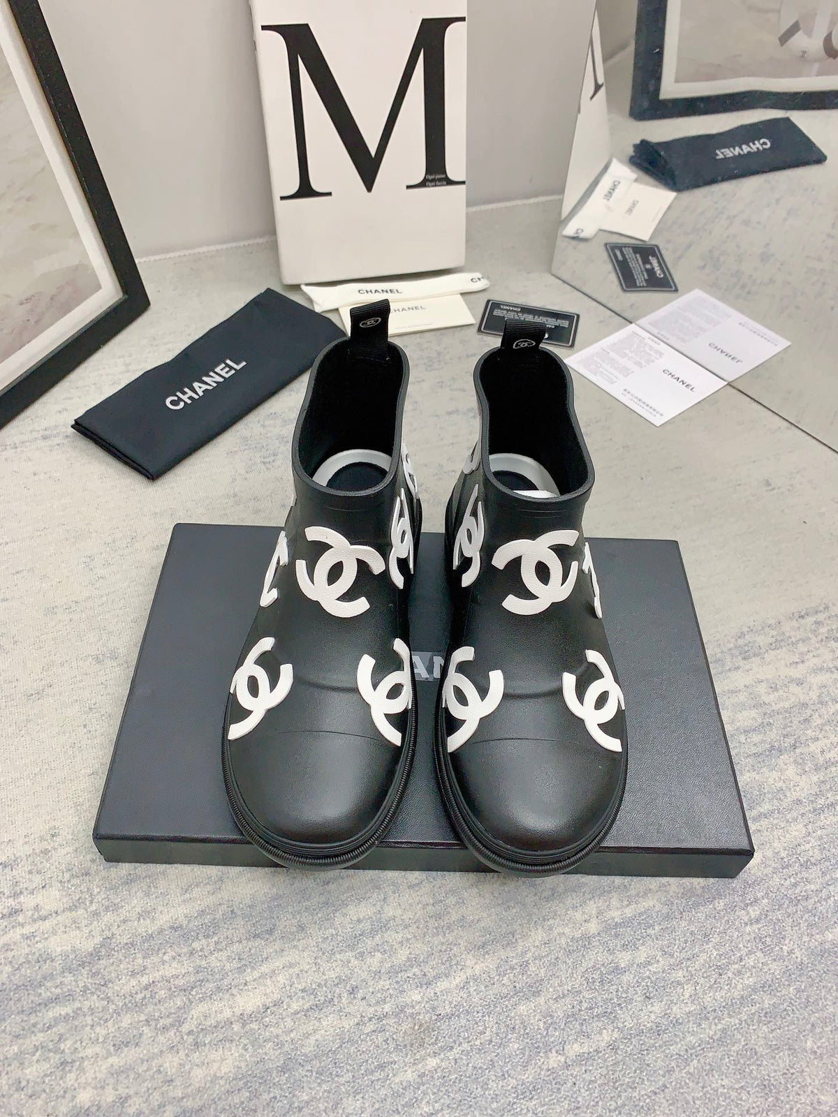 CC 26s Short Rain Boots 2cm Black White Caoutchouc Rubber 163775