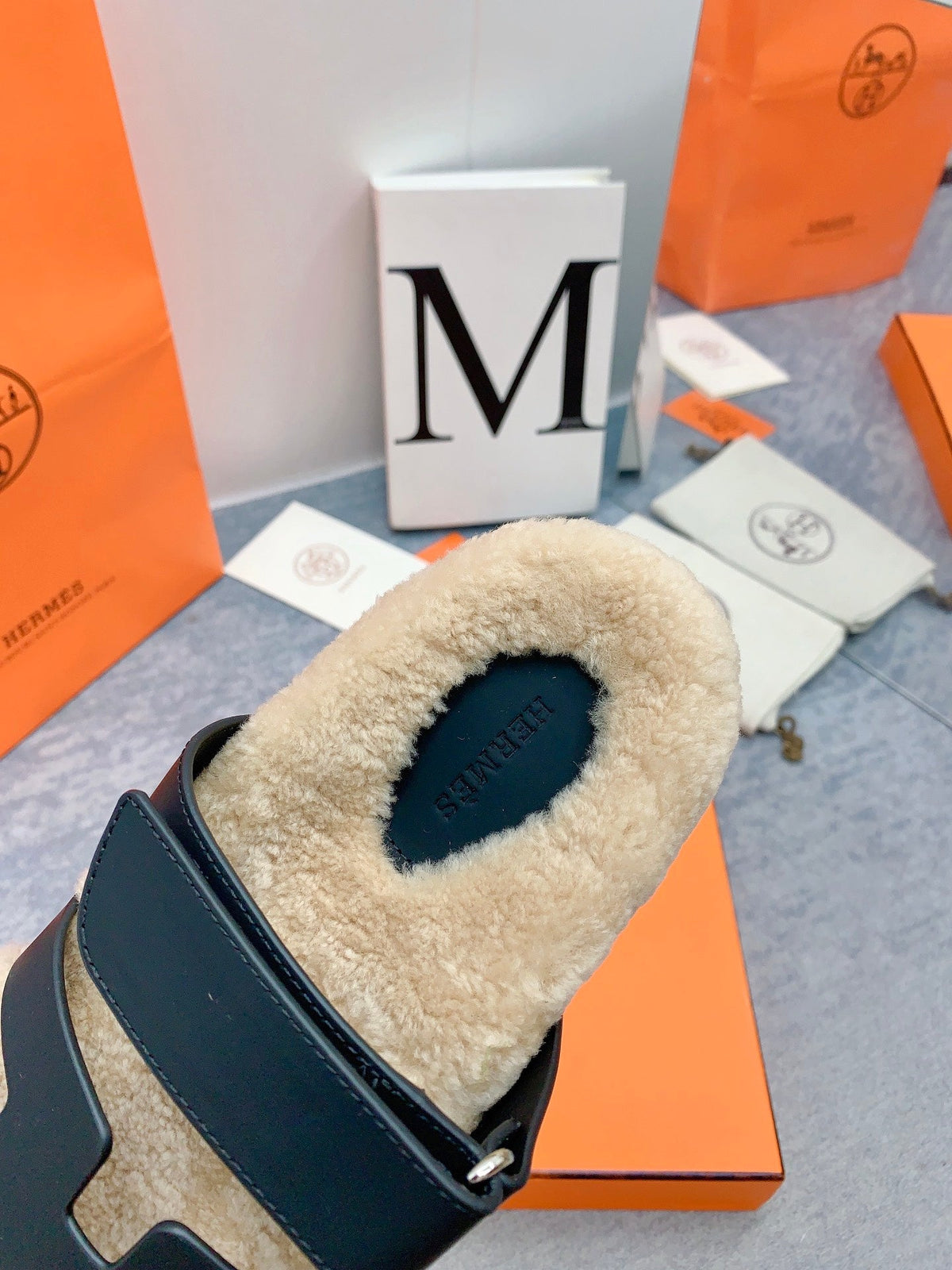 HM 26s Chypre Sandals Bleu Nuit Suede Shearling 160904