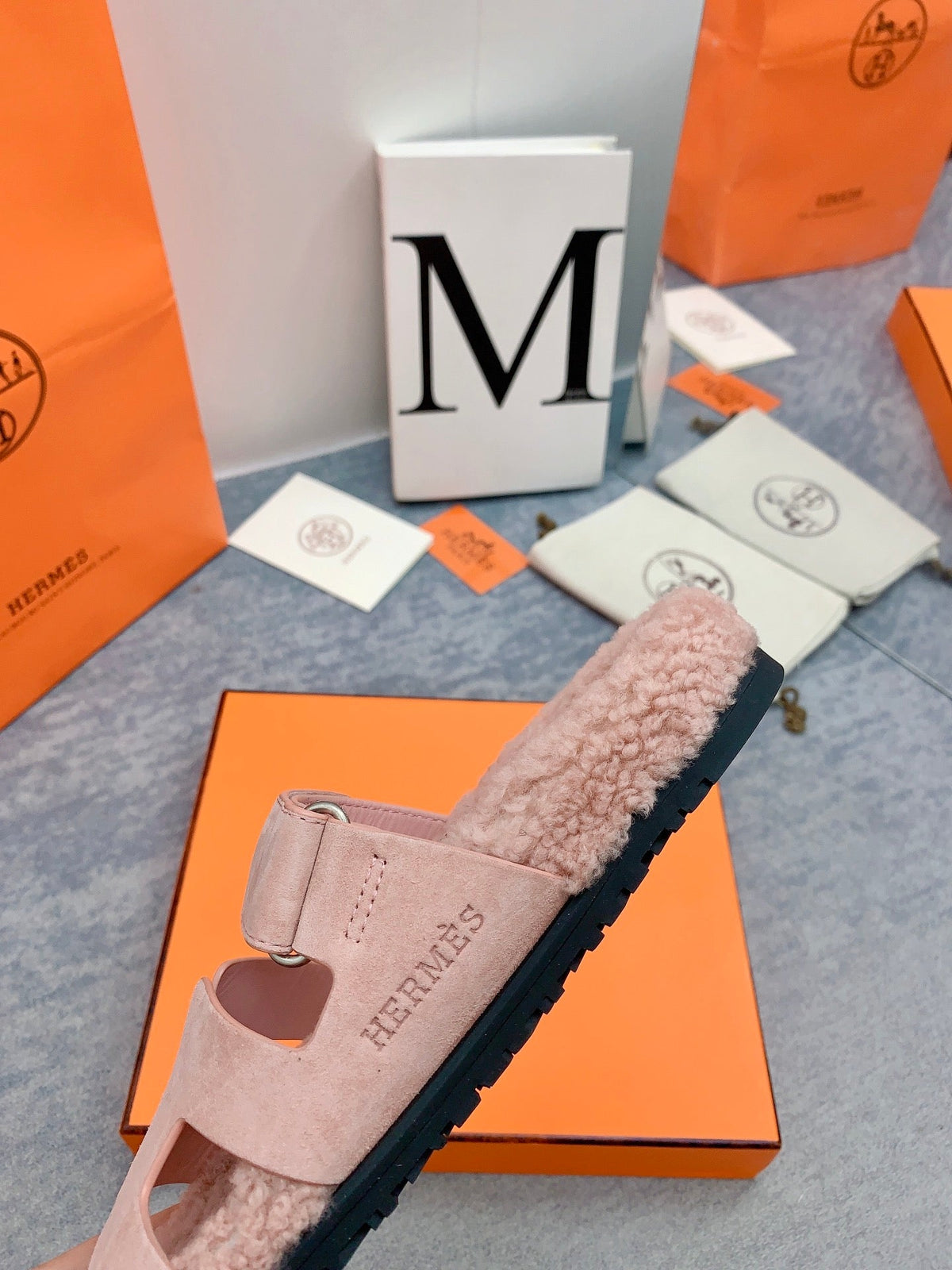 HM 26s Chypre Sandals Rose Poudré Suede Shearling 160923