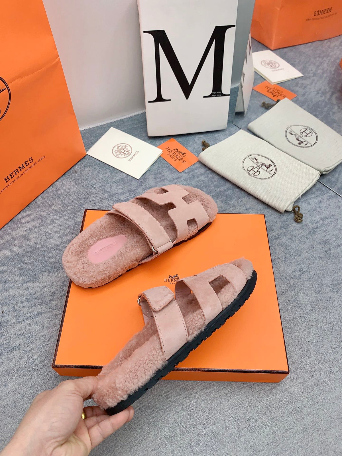 HM 26s Chypre Sandals Rose Poudré Suede Shearling 160923