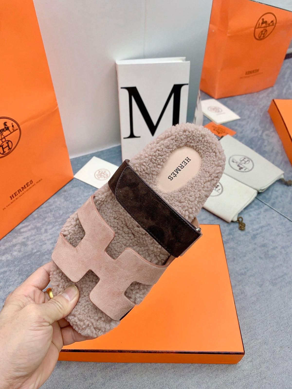 HM 26s Chypre Sandals Ebene Suede Shearling 160910