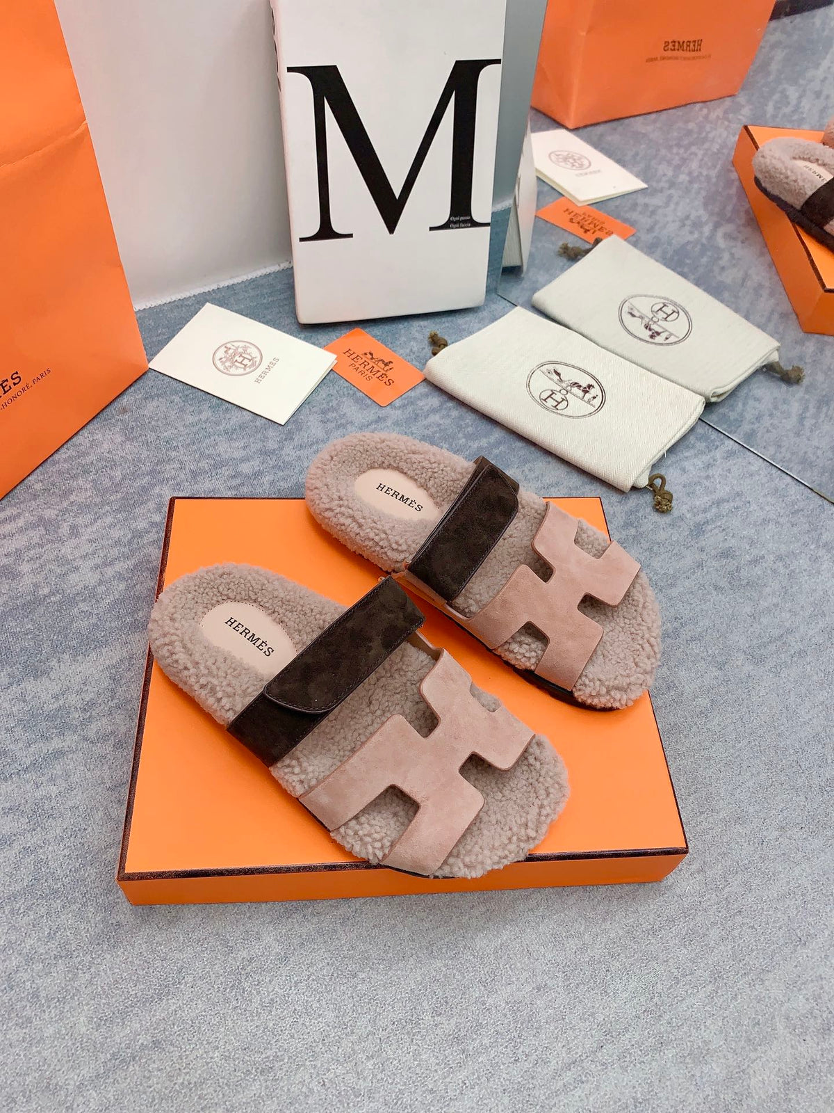 HM 26s Chypre Sandals Ebene Suede Shearling 160910