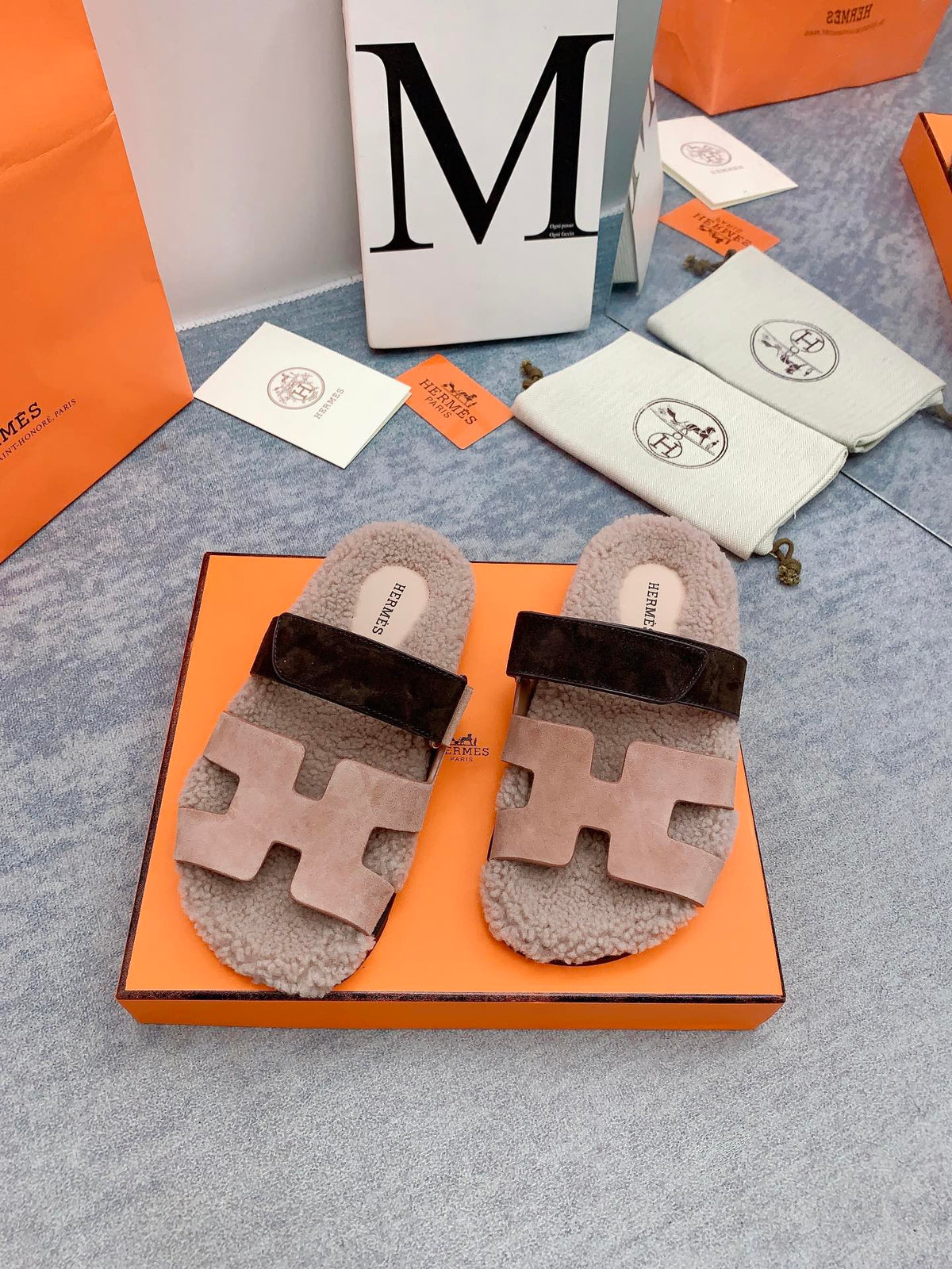 HM 26s Chypre Sandals Ebene Suede Shearling 160910