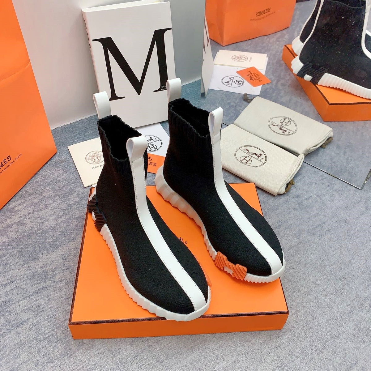 HM 26s Fun Sneakers Black Knit 160928
