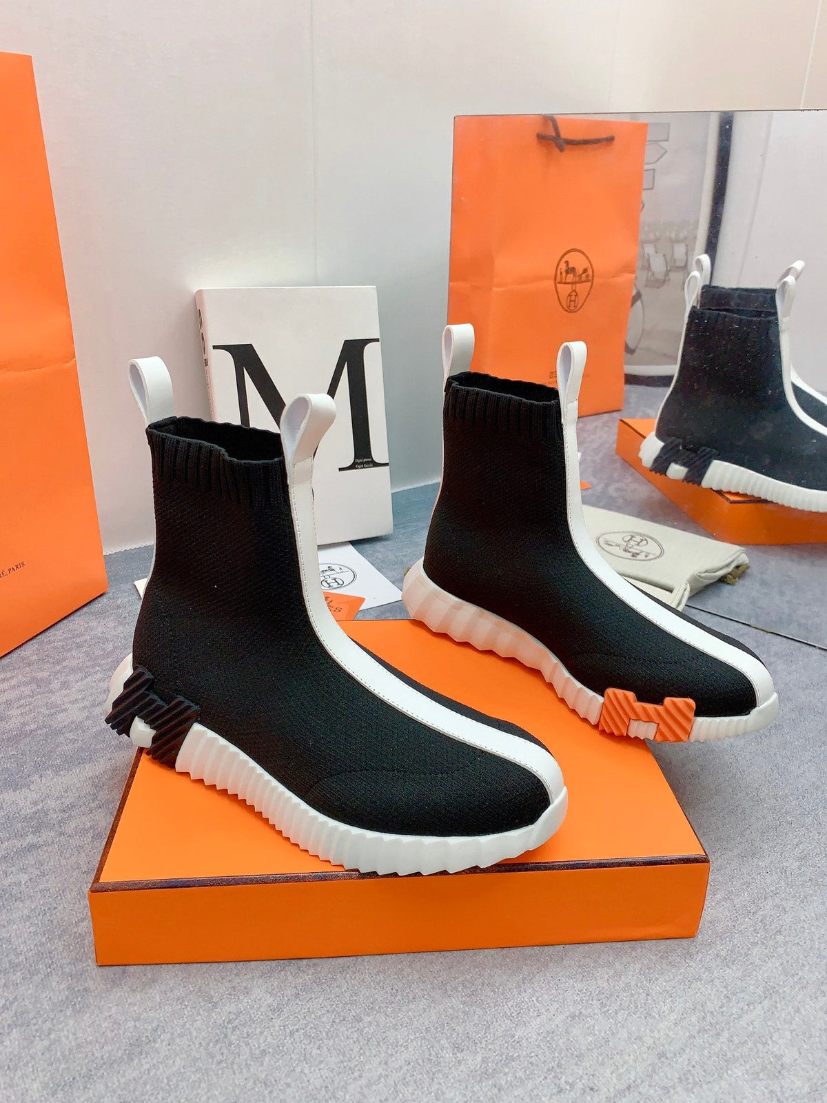 HM 26s Fun Sneakers Black Knit 160928