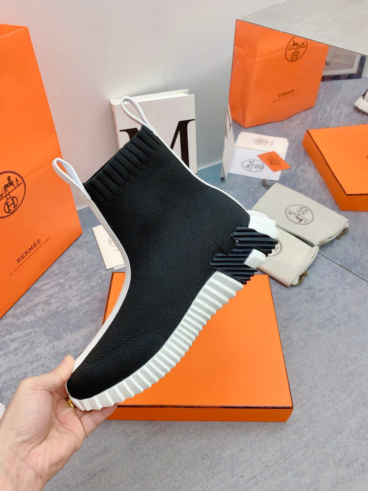 HM 26s Fun Sneakers Black Knit 160928