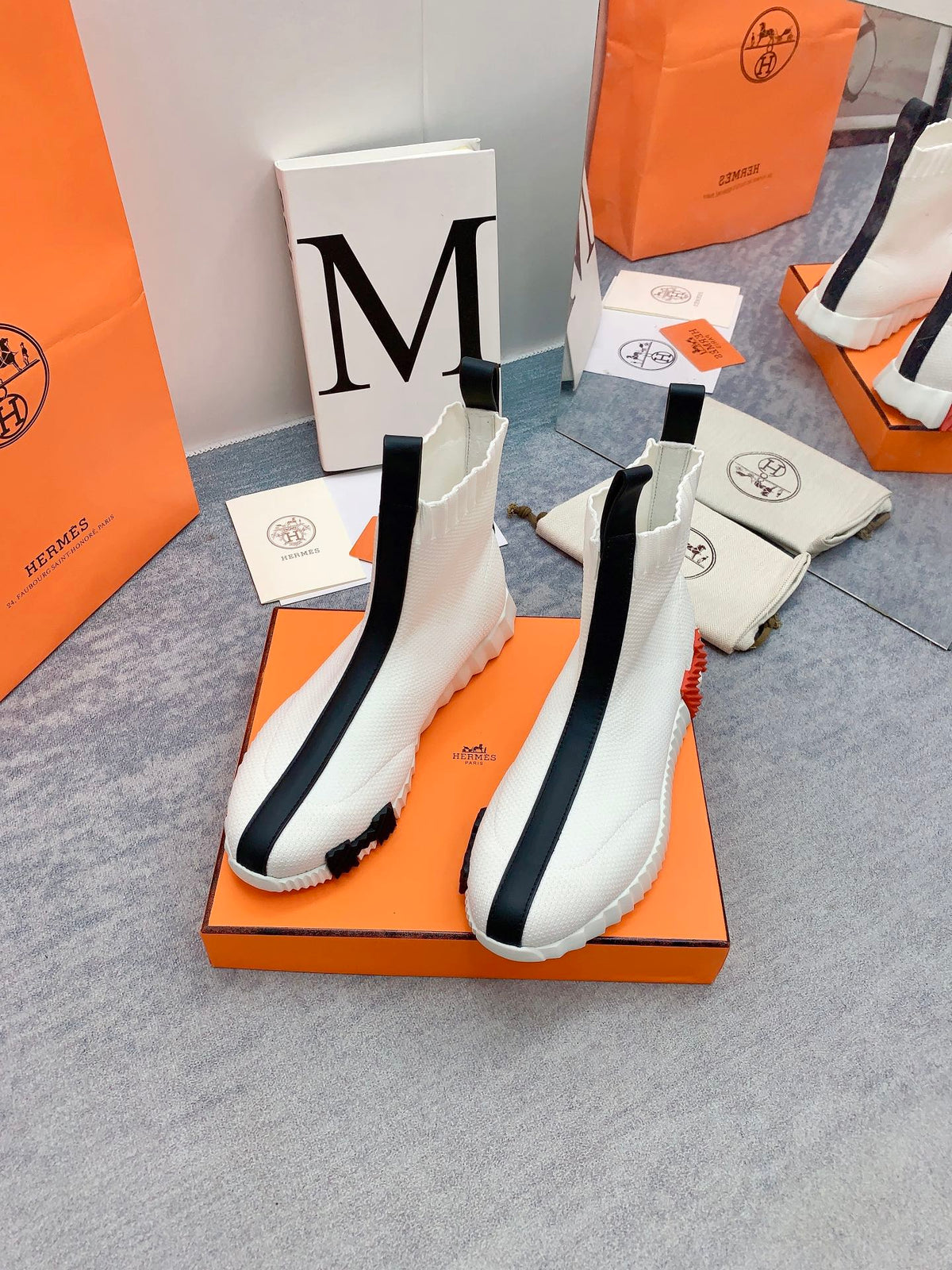 HM 26s Fun Sneakers White Knit 160930