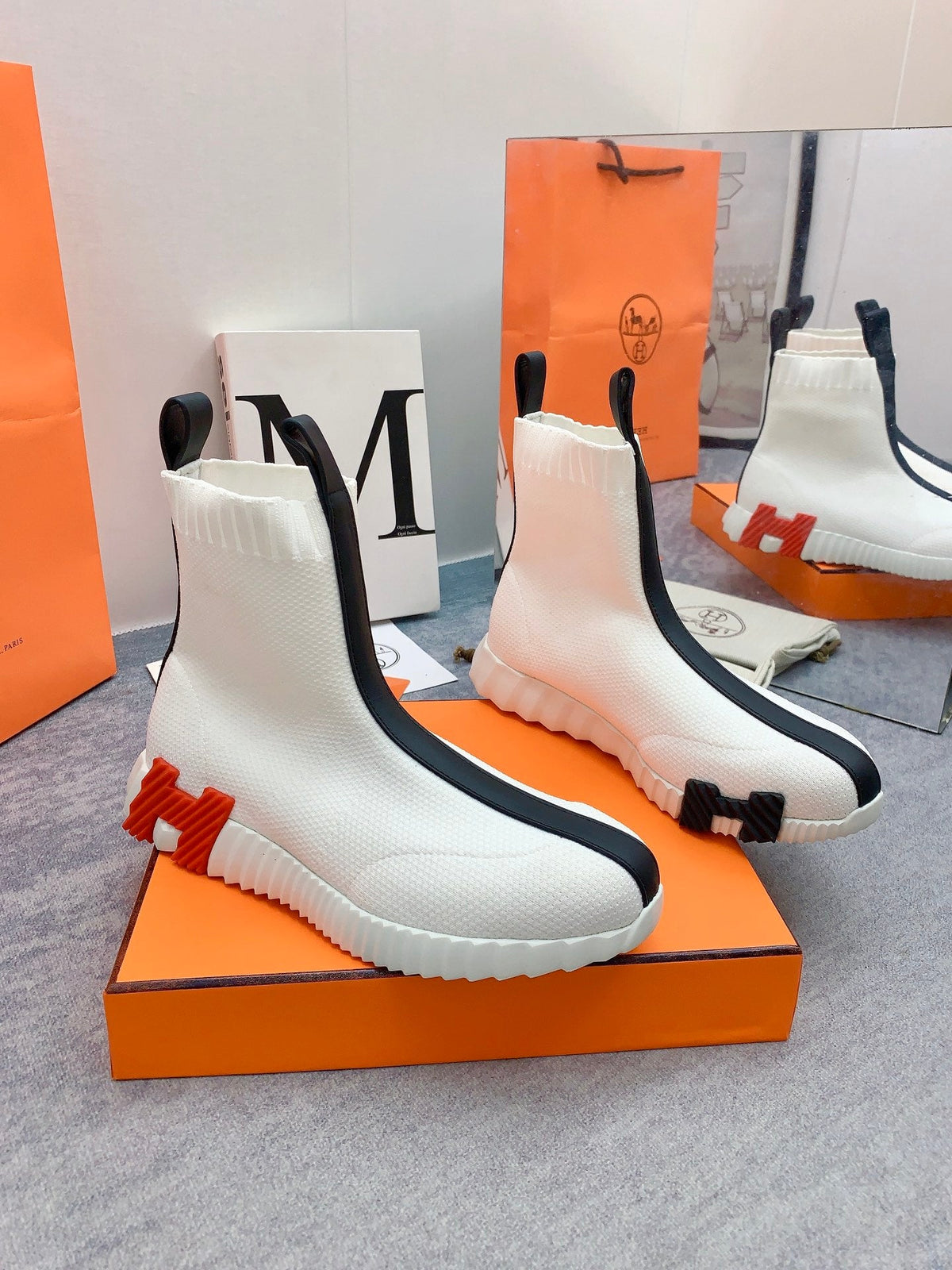HM 26s Fun Sneakers White Knit 160930