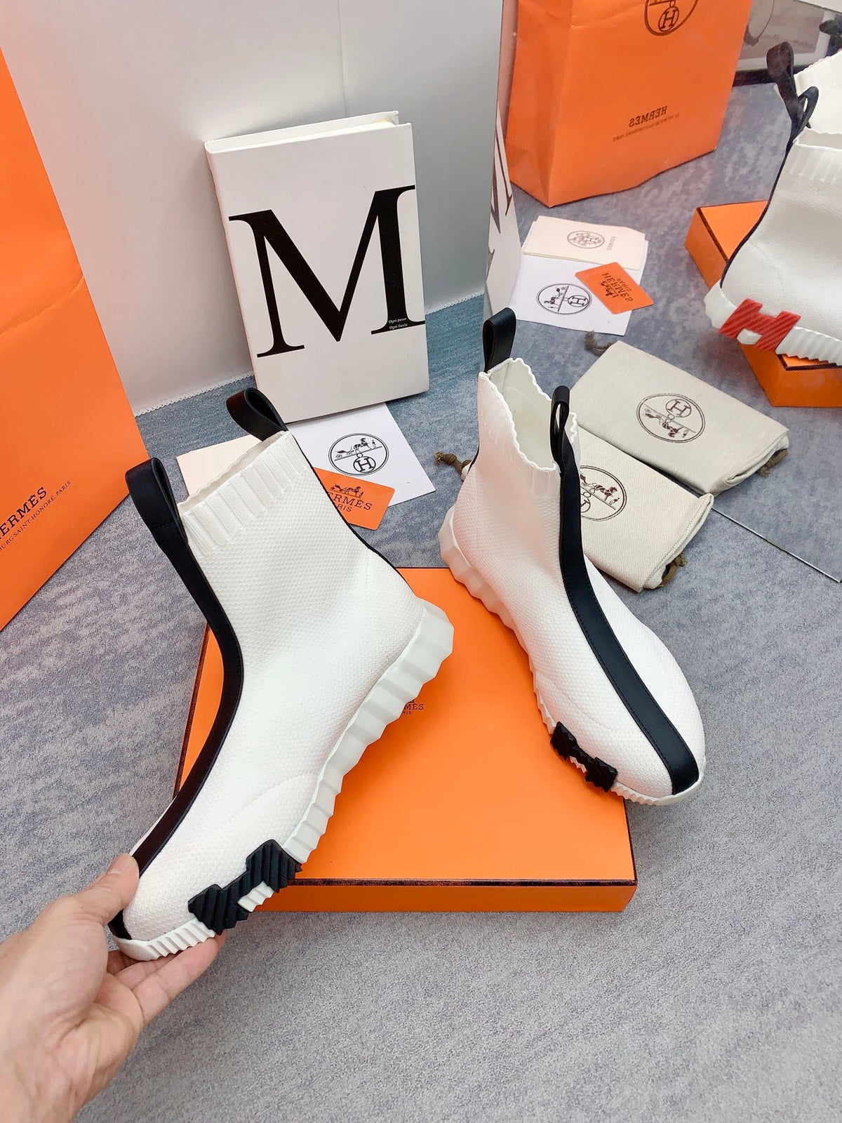 HM 26s Fun Sneakers White Knit 160930