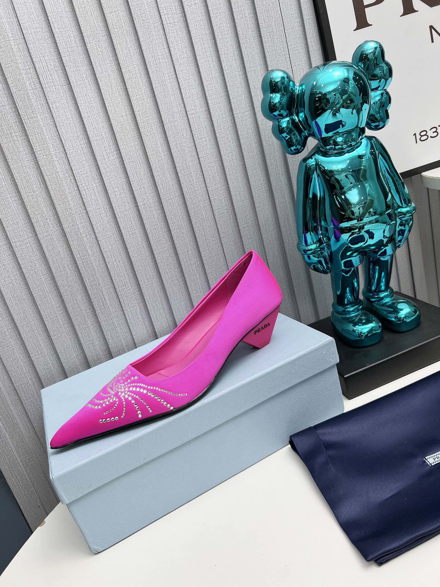 Prada 26SS Pumps 4cm Hot Pink Satin 680958