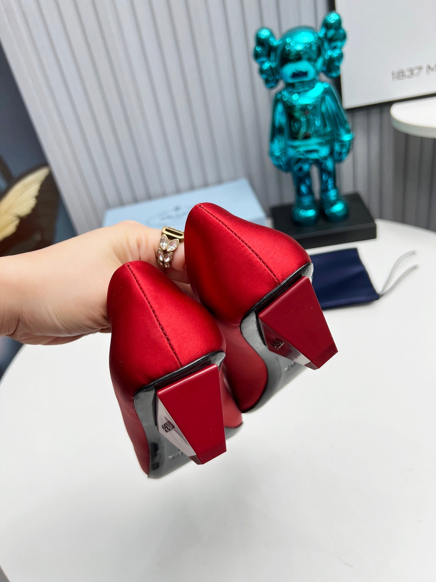 Prada 26SS Pointed-Toe Pumps 4cm Red Satin 680948