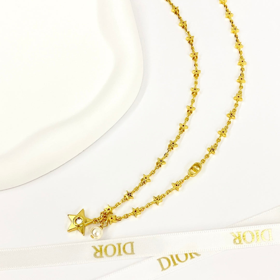 CD 26S Star Chain Pearl Pendant Necklace In Gold Tone Metal 631051