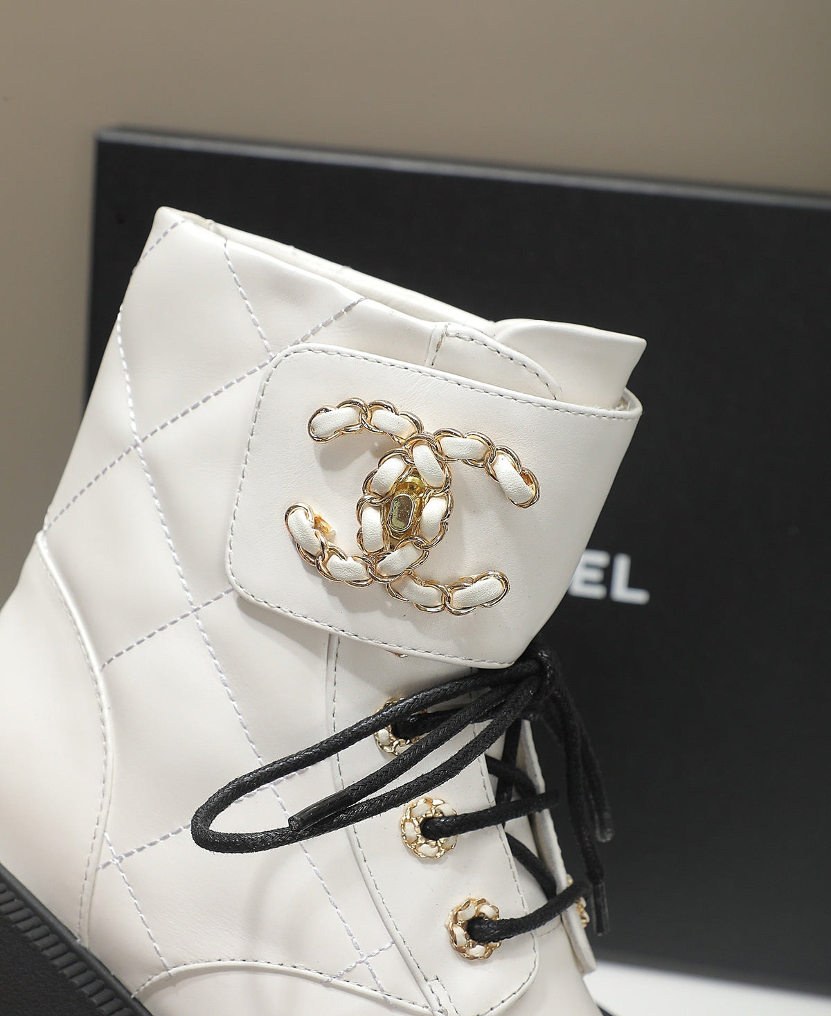 CC 26s Combat Boots White Black Quilted Leather 194066