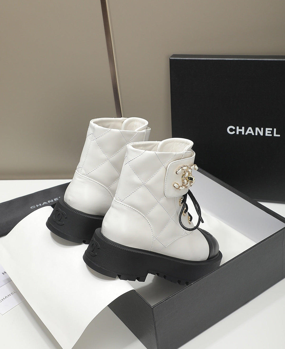 CC 26s Combat Boots White Black Quilted Leather 194066