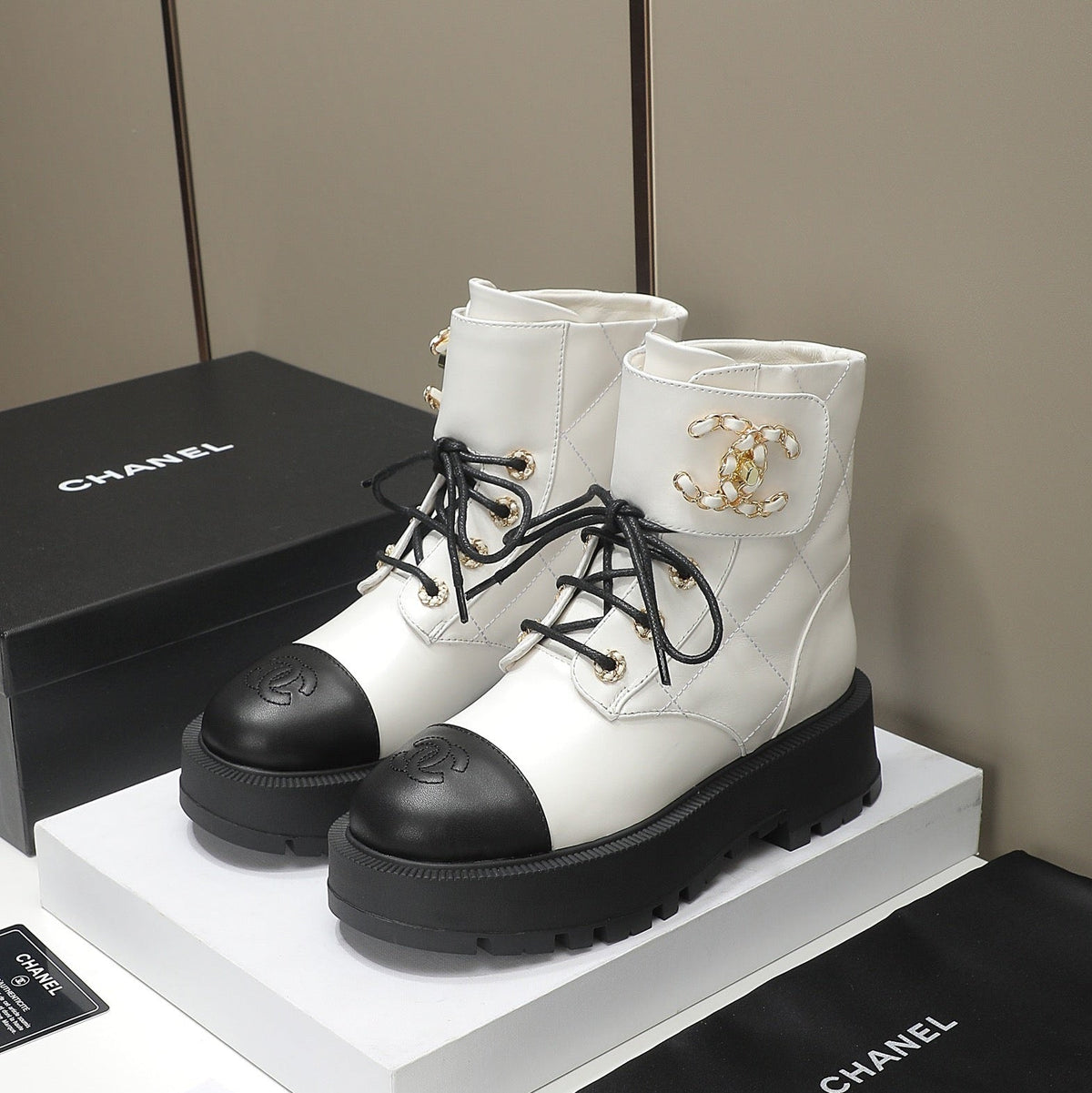 CC 26s Combat Boots White Black Quilted Leather 194066