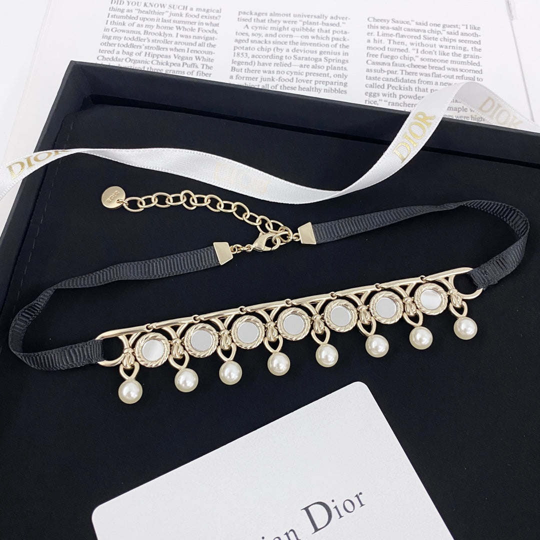 CD 26S Pearl Drop Choker Necklace In Gold Tone Metal 631050