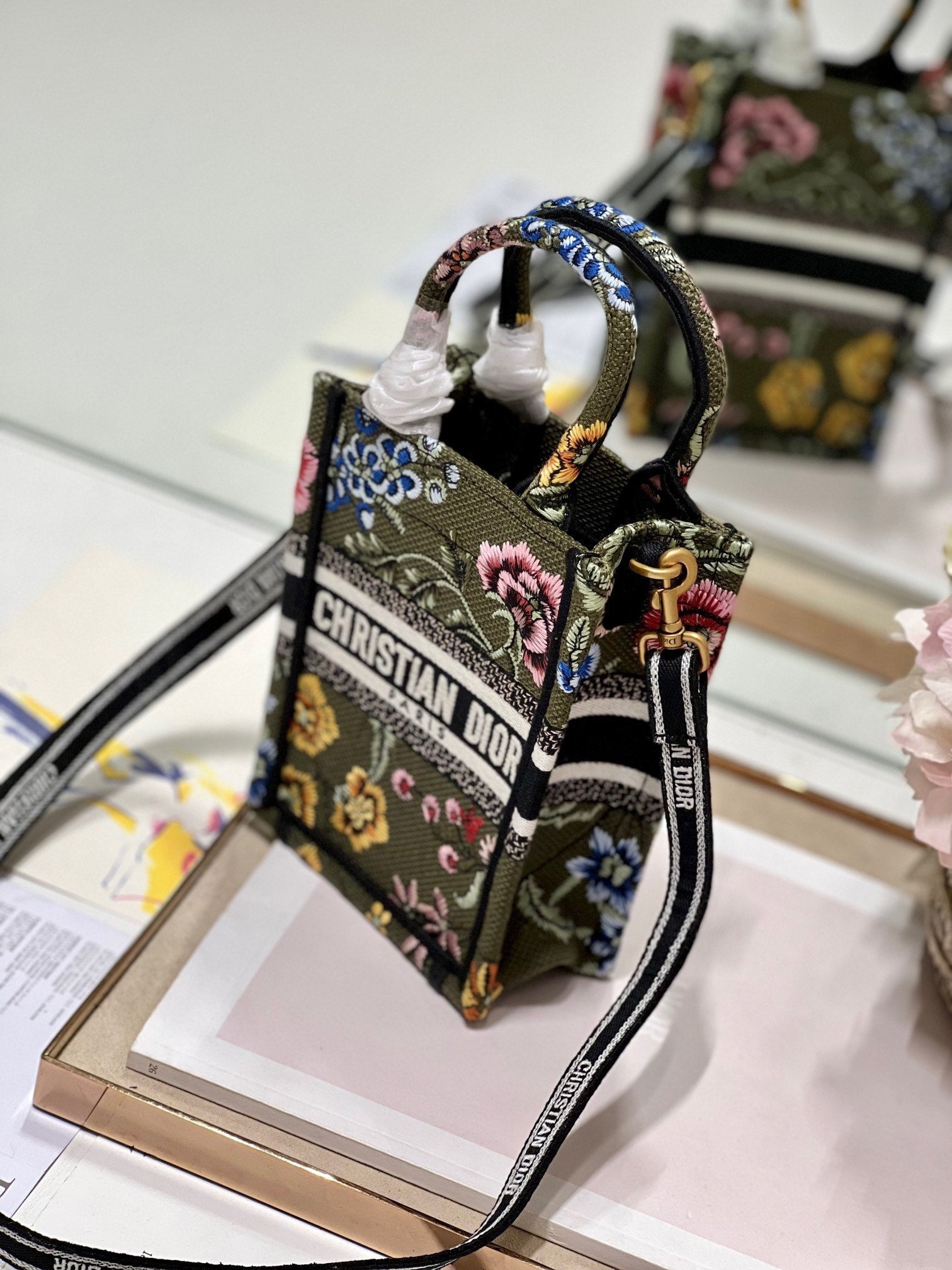 CD "Flower Green" Mini Book Tote 13.5 cm 336422