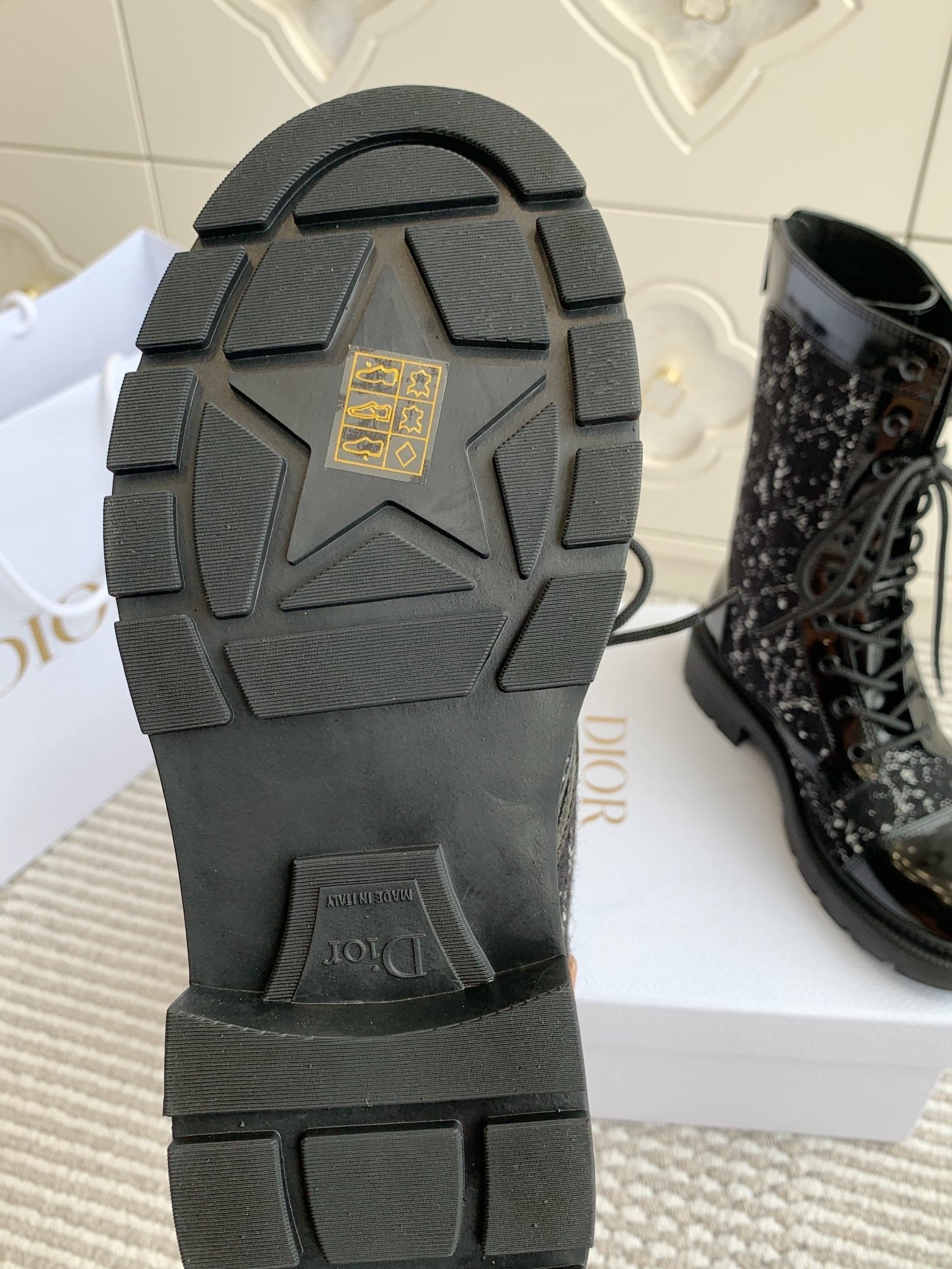 CD D-Unit Ankle Boot In Black Tweed Fabric And Glossy Cowhide 105086
