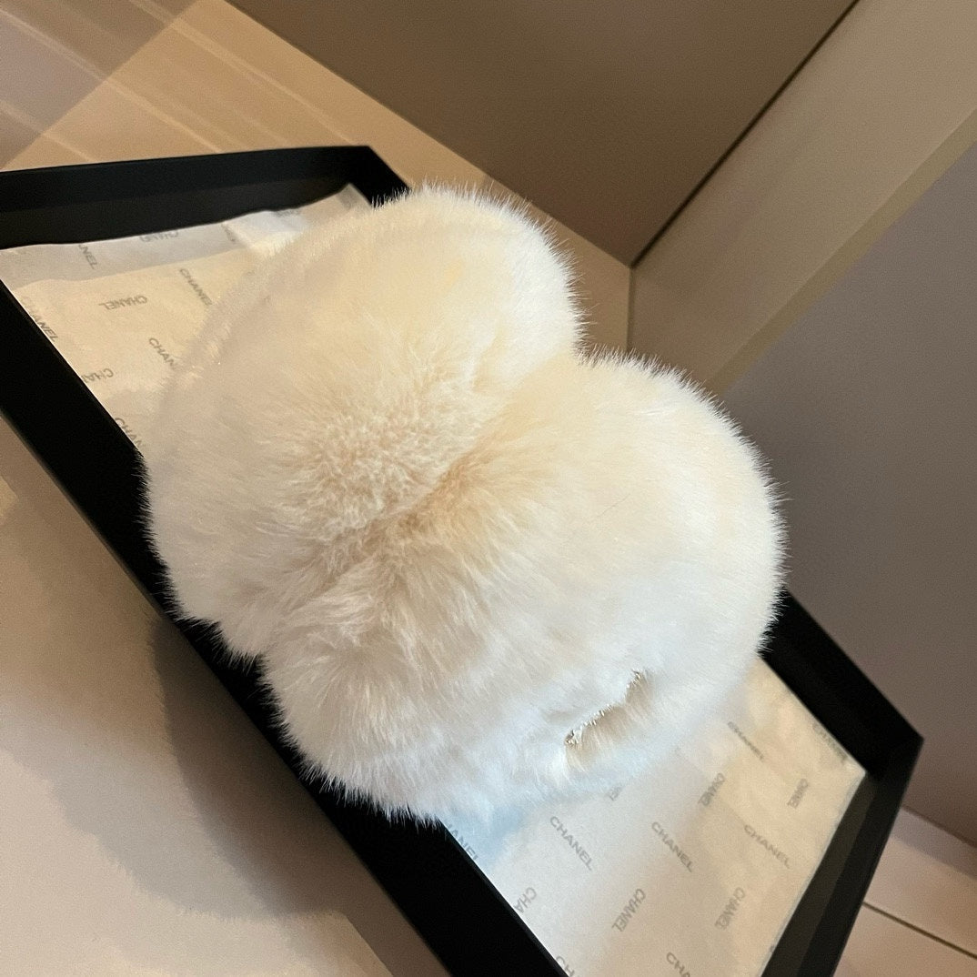 Miu Bear Earmuffs White Fur 490483