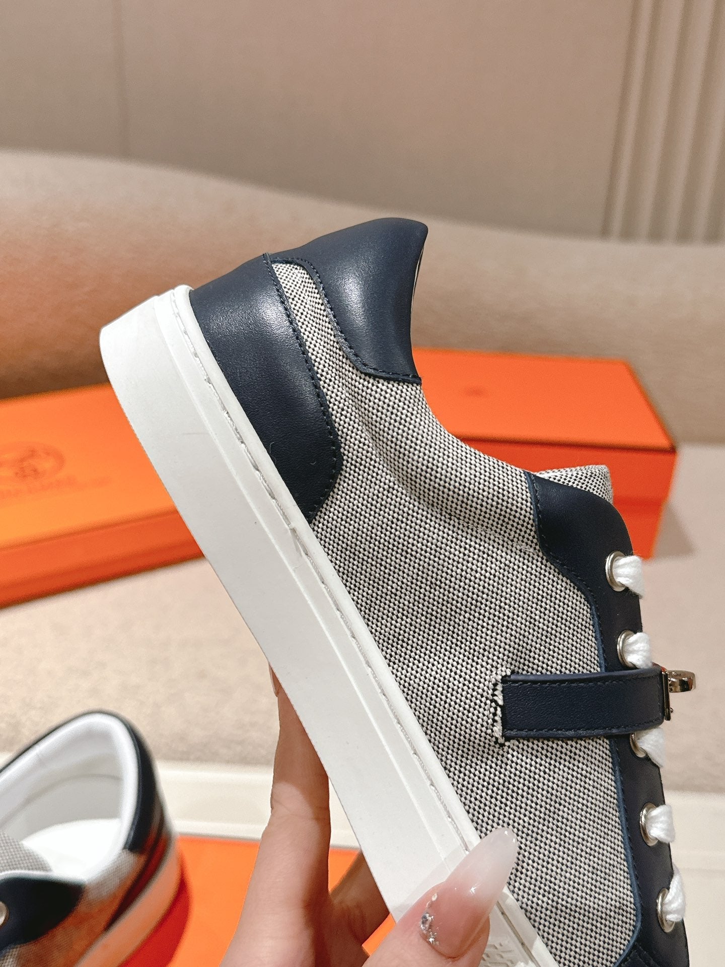 HM 25ss Kelly Buckle Sneakers Navy Blue Gray Cowhide Canvas 577489