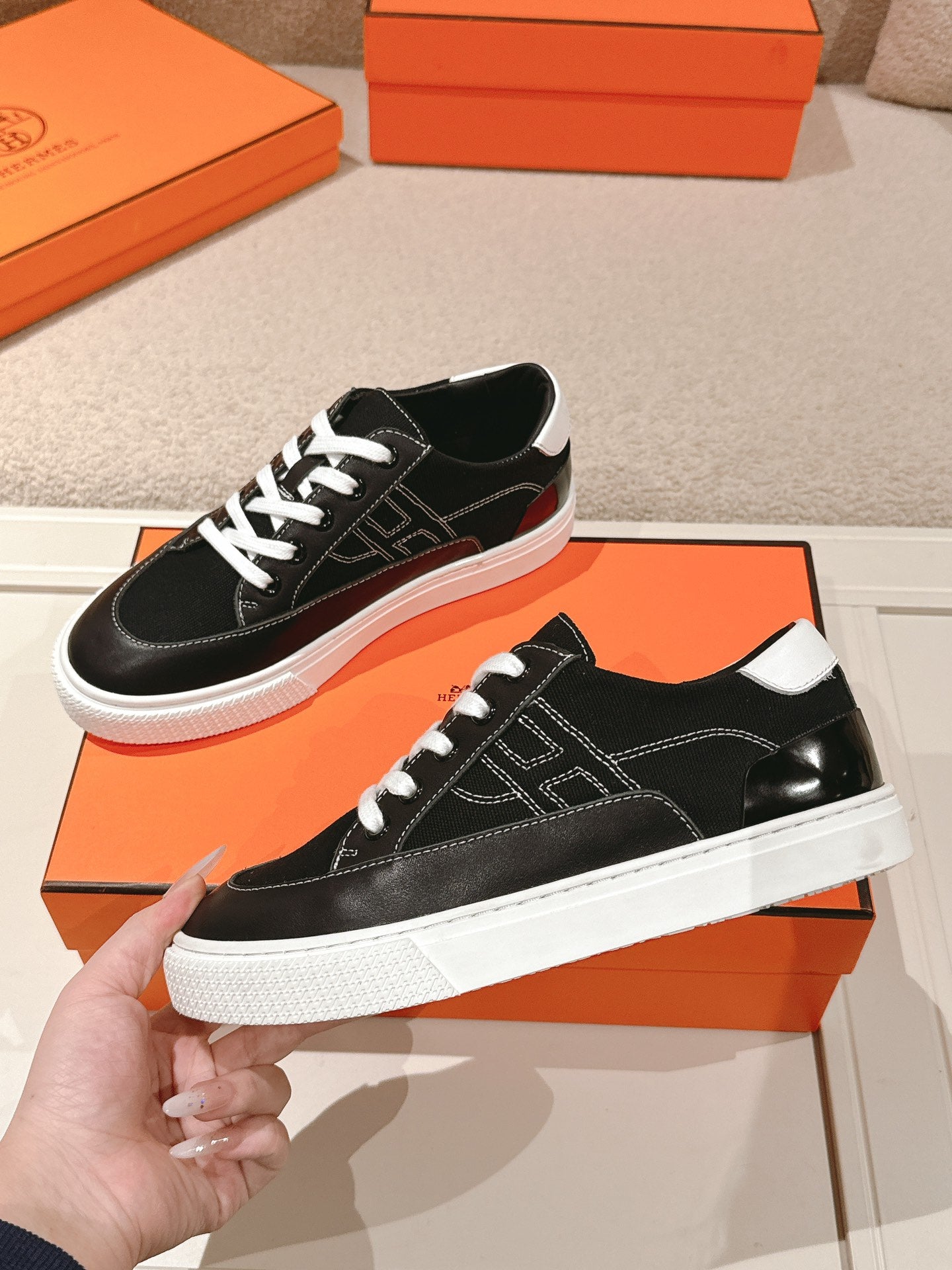 HM 25ss Sneakers Black Cowhide 577537