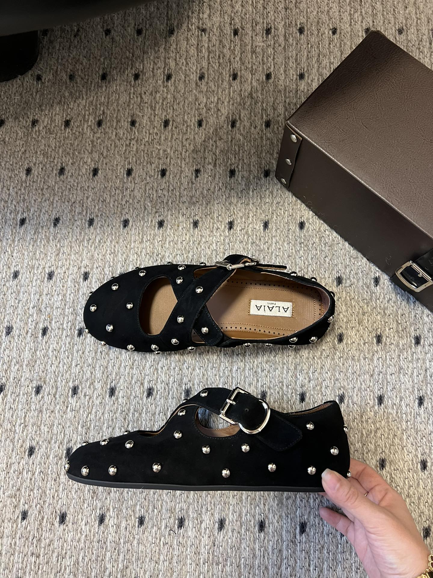 Alaia 25 Criss Cross With Stud Ballet Flats Black Suede Sheepskin 303693