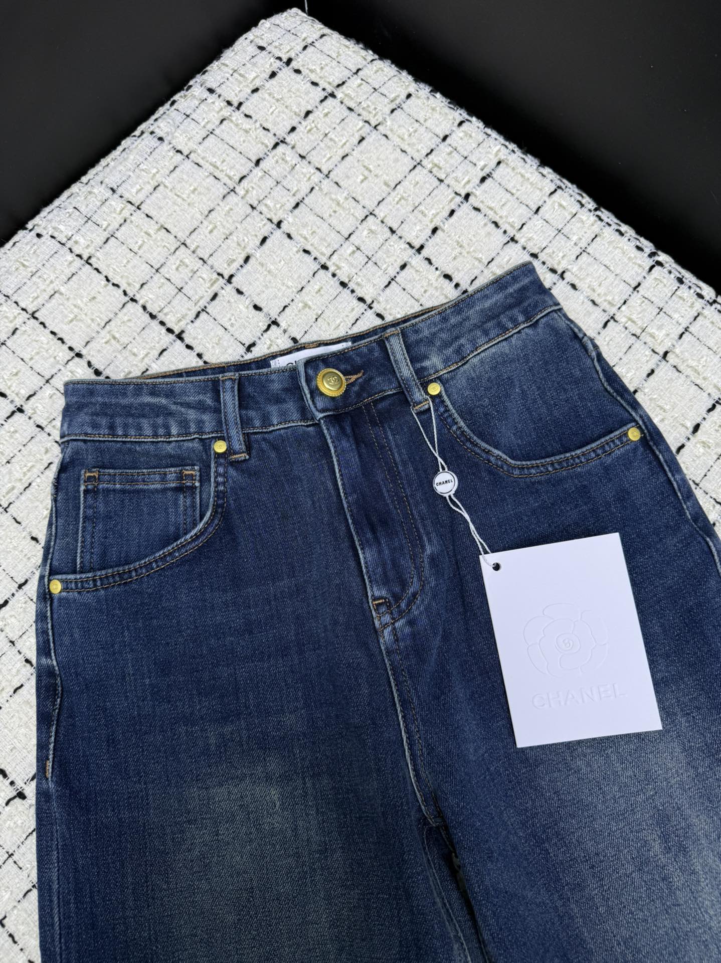CC 26s Straight-Leg Jeans 760