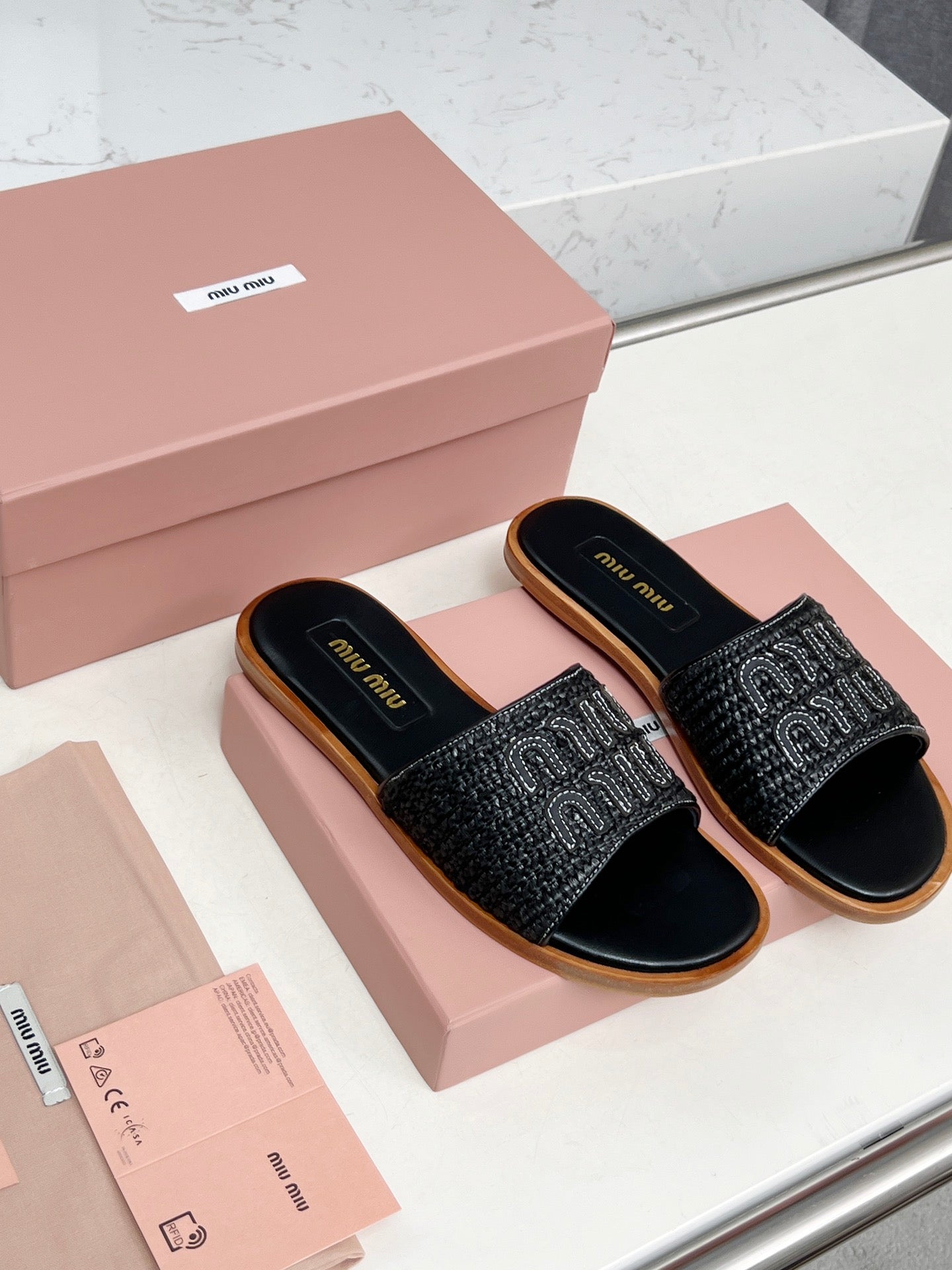 Miu Logo-Patch Slides Black Leather Raffia 935777