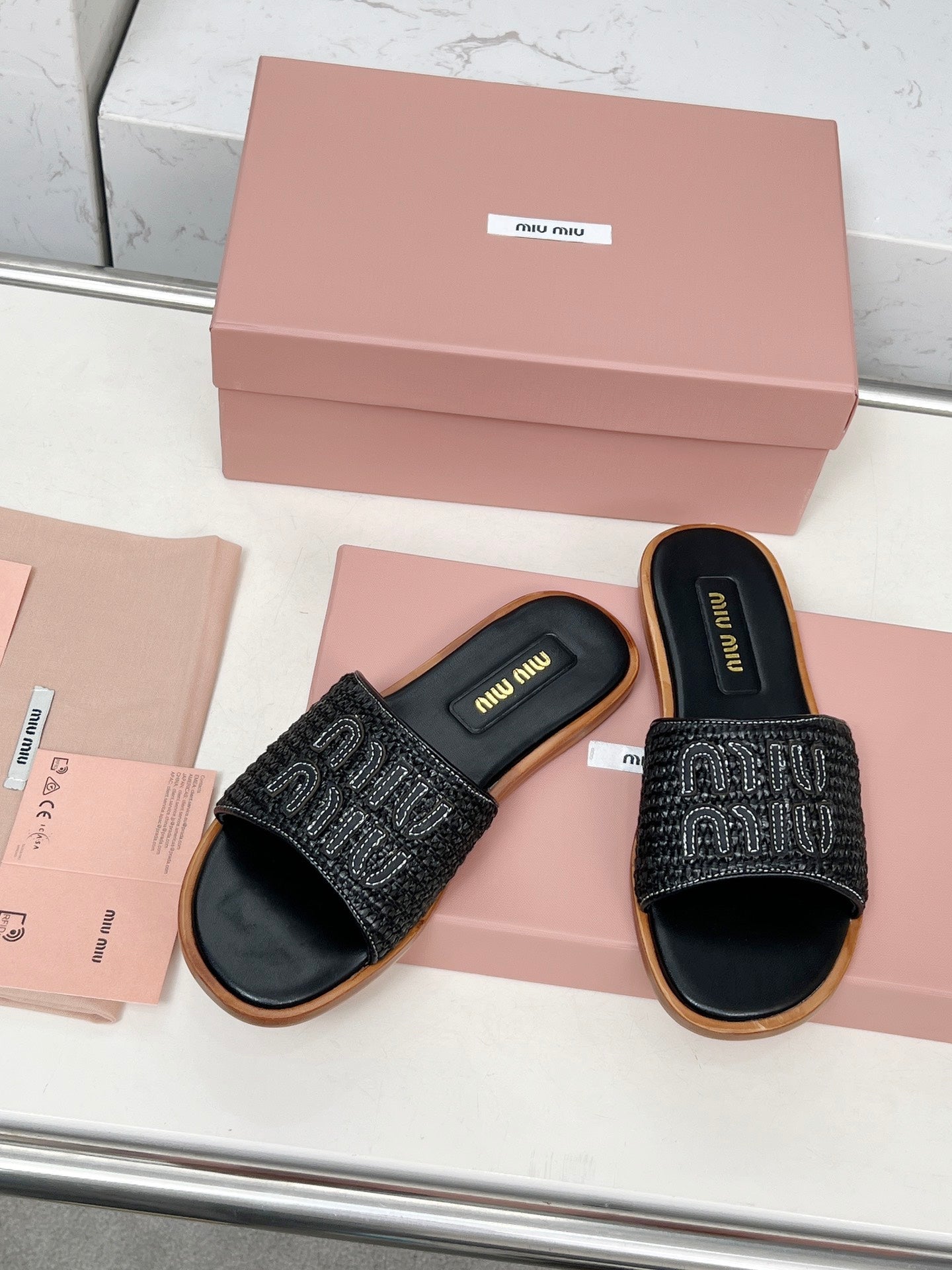 Miu Logo-Patch Slides Black Leather Raffia 935777