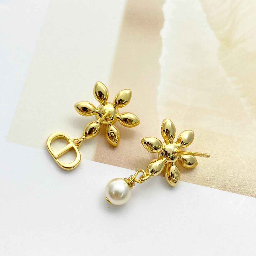 CD 26S Flower Crystal Pearl CD Charm Drop Earrings In Gold Metal 631966