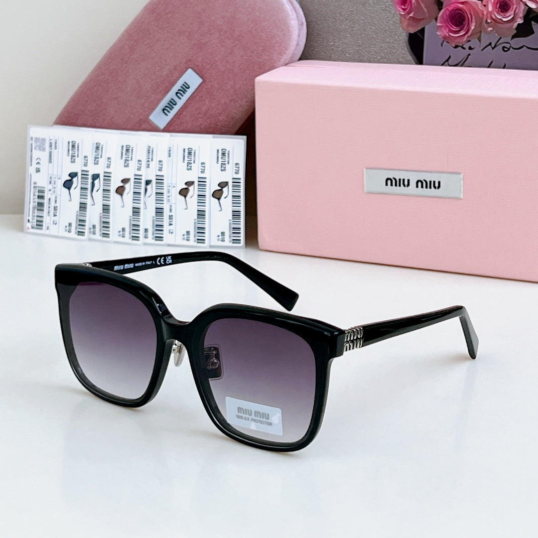 MiMiumiu Sunglasses 698839