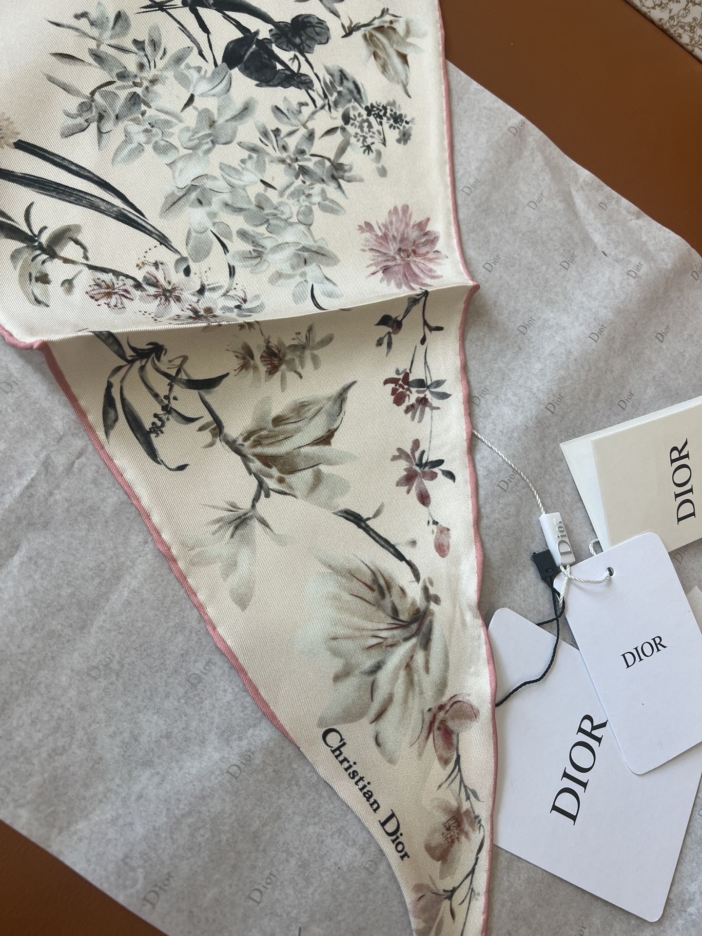 CD Diamond Scarf 110x35cm Ivory Colorful Mulberry Silk 262833