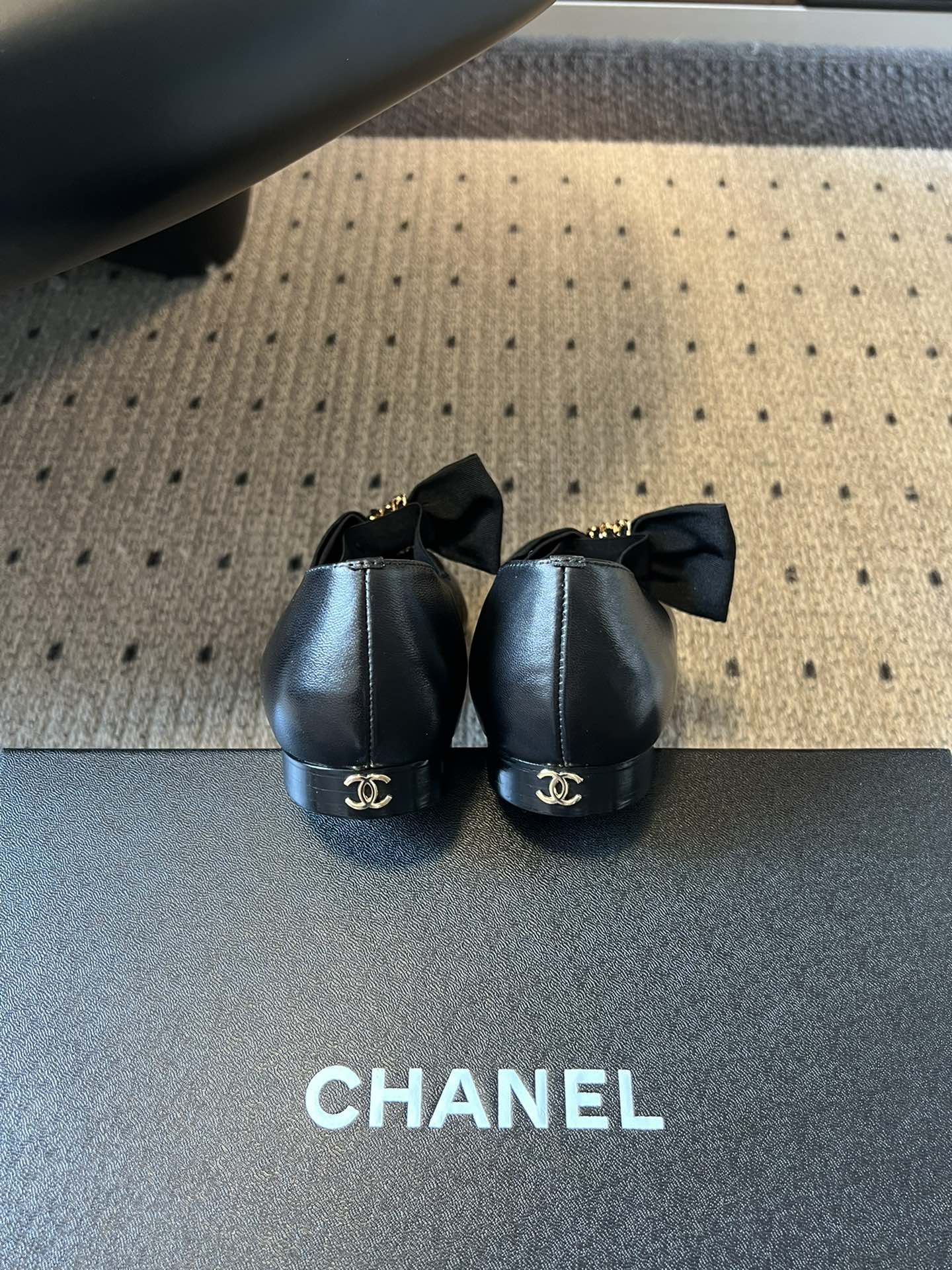 CC 25SS Bow Flat Shoes Black Sheepskin Frabic 530675