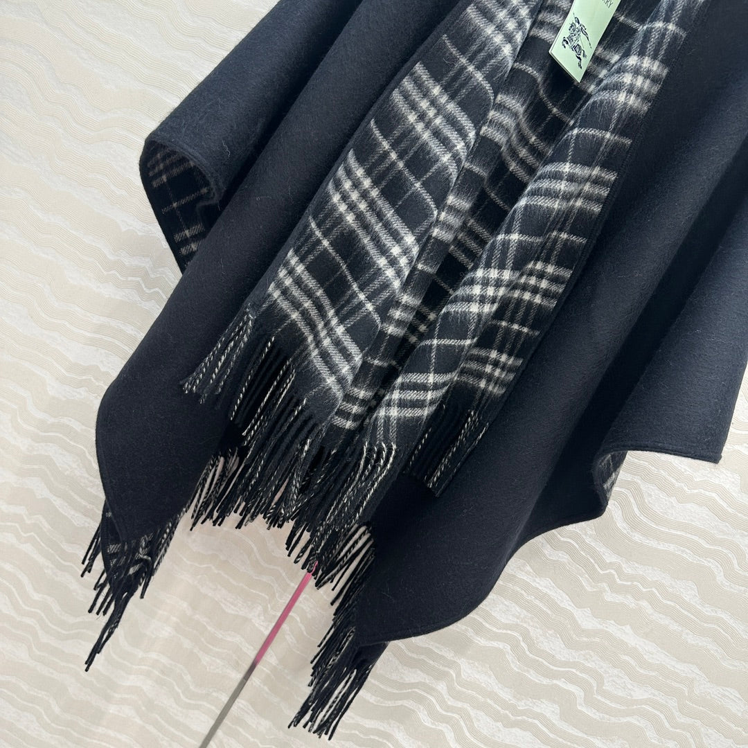 Burberry 26S Reversible Check Fringe Poncho Cape Black 440912