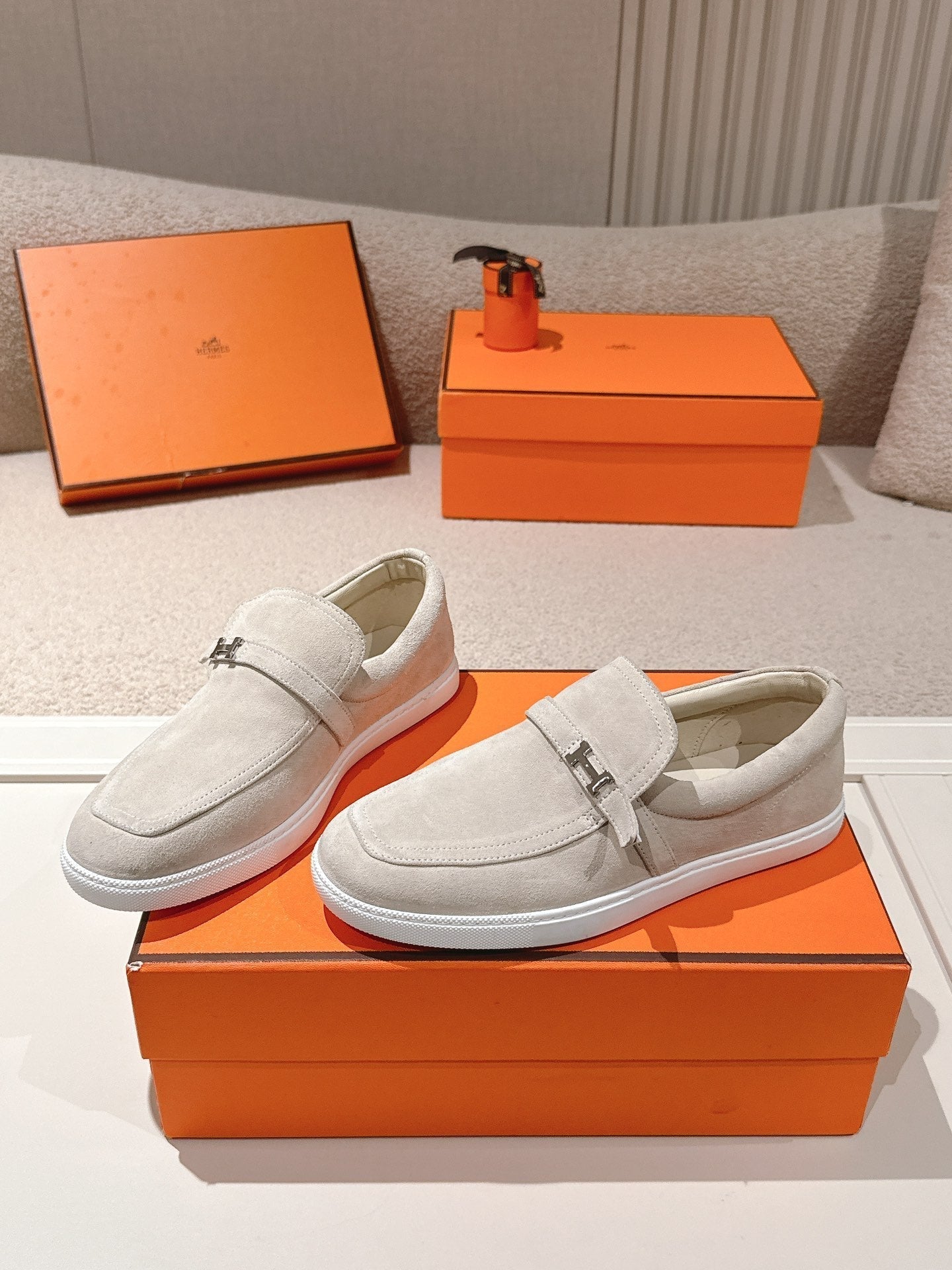 HM 25ss Loafers Light Beige Suede 577156